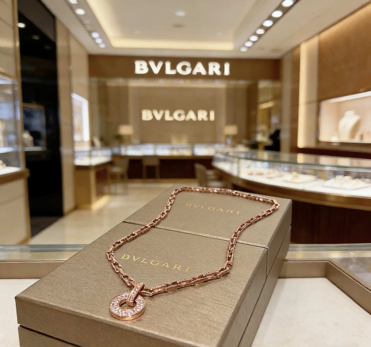 Bvlgari 宝格丽项链V金材质 BVLGARI宝格丽 DIVAS‘ DREAM 系列 品相完美