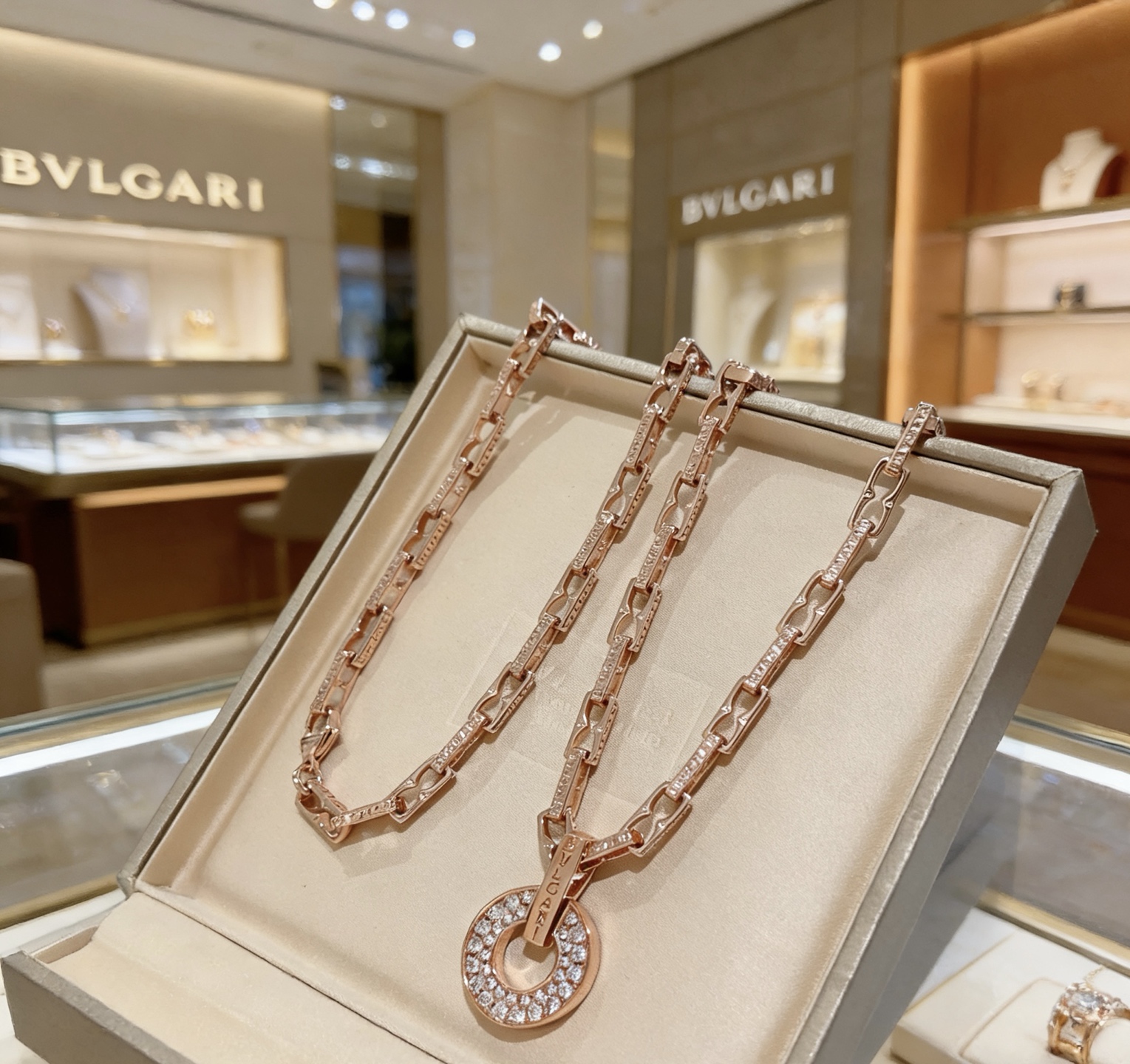 Bvlgari 宝格丽项链V金材质 BVLGARI宝格丽 DIVAS‘ DREAM 系列 品相完美
