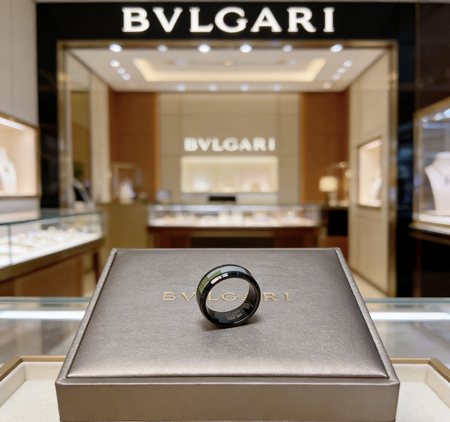 Bvlgari 宝格丽项链V金材质 BVLGARI宝格丽 DIVAS‘ DREAM 系列 品相完美