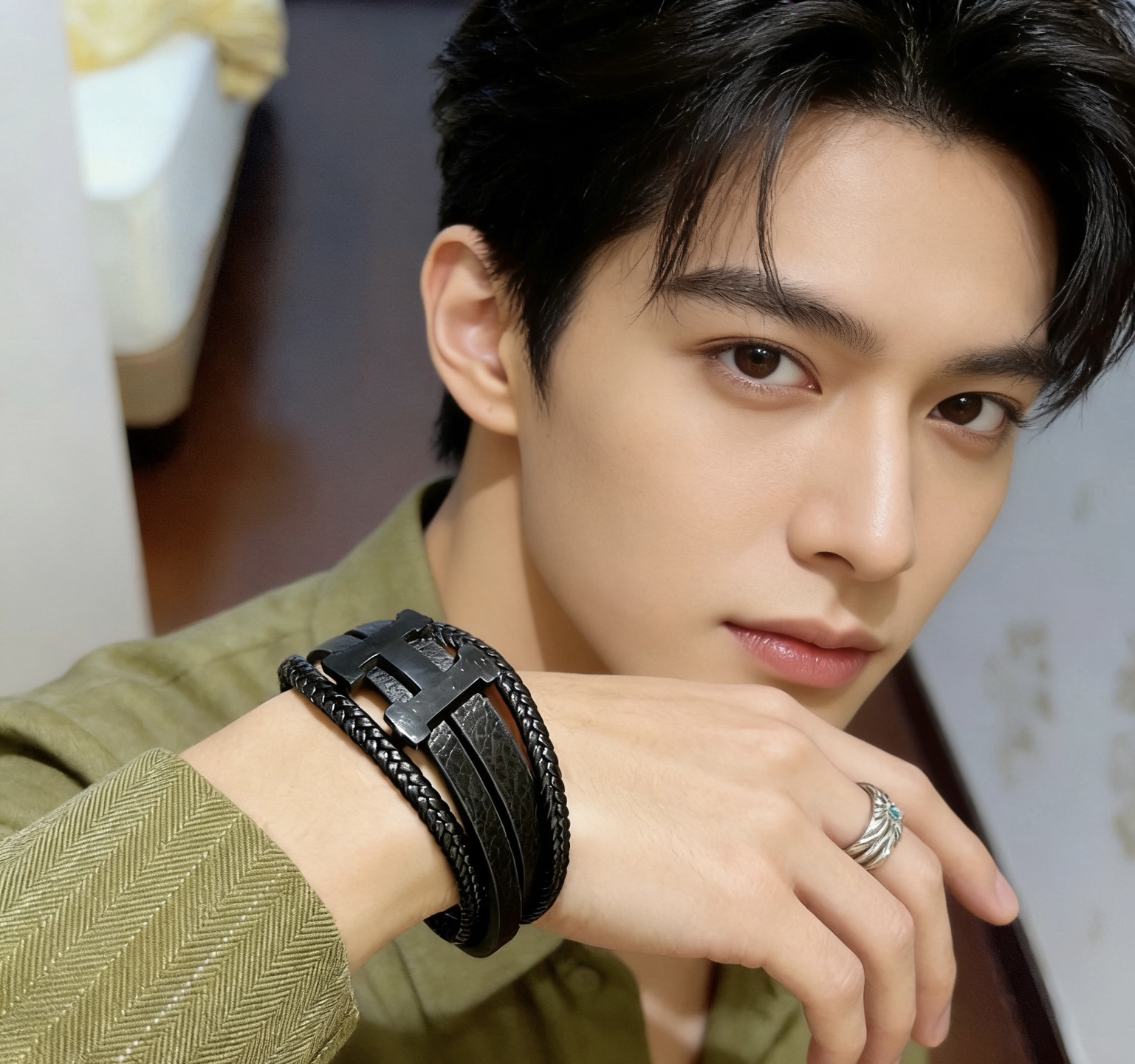 Hermès 新品发售 爱马仕手绳手环最新款纯手工头层牛皮材质档次更高 H系列系列 款系列手链手绳