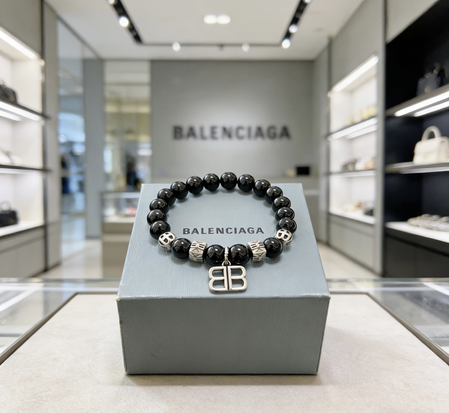 Balenciaga 精工版本天然石黑玛瑙巴黎世家手链