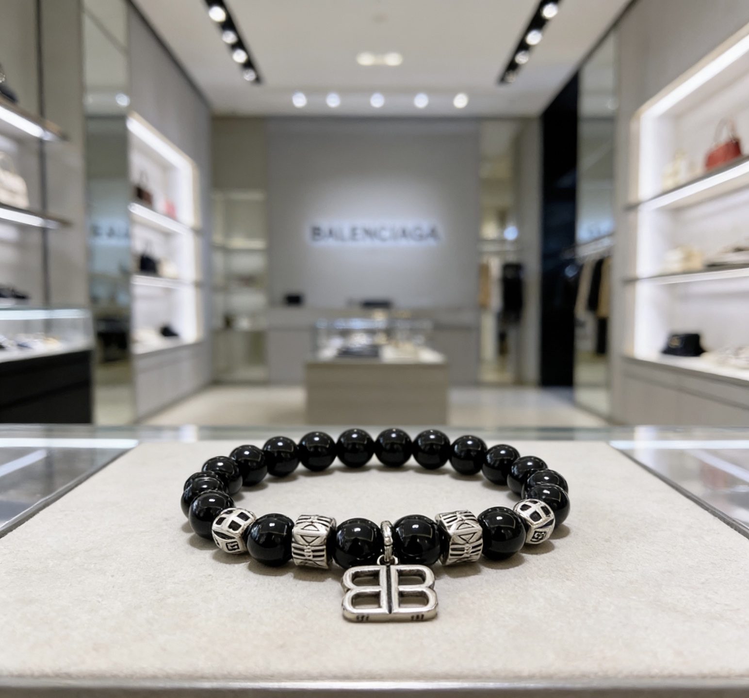Balenciaga 精工版本天然石黑玛瑙巴黎世家手链