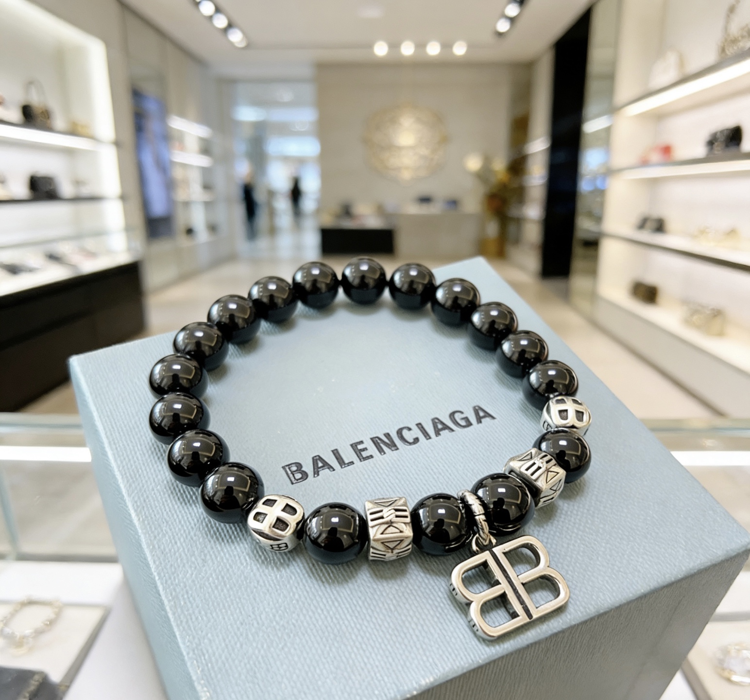 Balenciaga 精工版本天然石黑玛瑙巴黎世家手链
