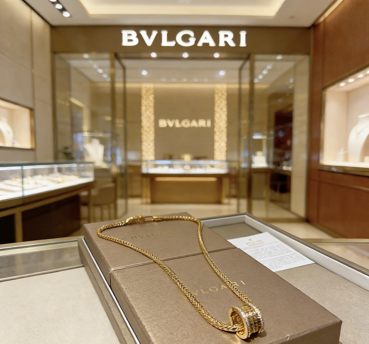Bvlgari 宝格丽项链V金材质 BVLGARI宝格丽 DIVAS‘ DREAM 系列 品相完美