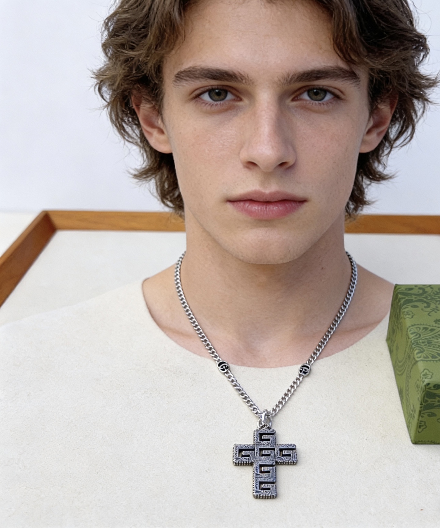 NO:754985,Batch, it’s so handsome. Gucci necklace 2026 latest chain has a higher grade. The same classic model for celebrities. Anger Forest series double G Gucci necklace. The details are distressed. The shiny version is not available in the market. This one has been out. It is a best-selling model in Gucci. It is very good to match trendy clothes, fine jewelry, gucci, necklace.19860909批 太帅啦 古驰项链2026最新款链条档次更高明星同款经典款Anger Forest系列双G古驰项链 细节对版做旧处理 非市面亮面版型 这款一直在出 古驰里面热卖款 非常好搭配潮流衣服,饰品精品,gucci,necklace,Jewelry