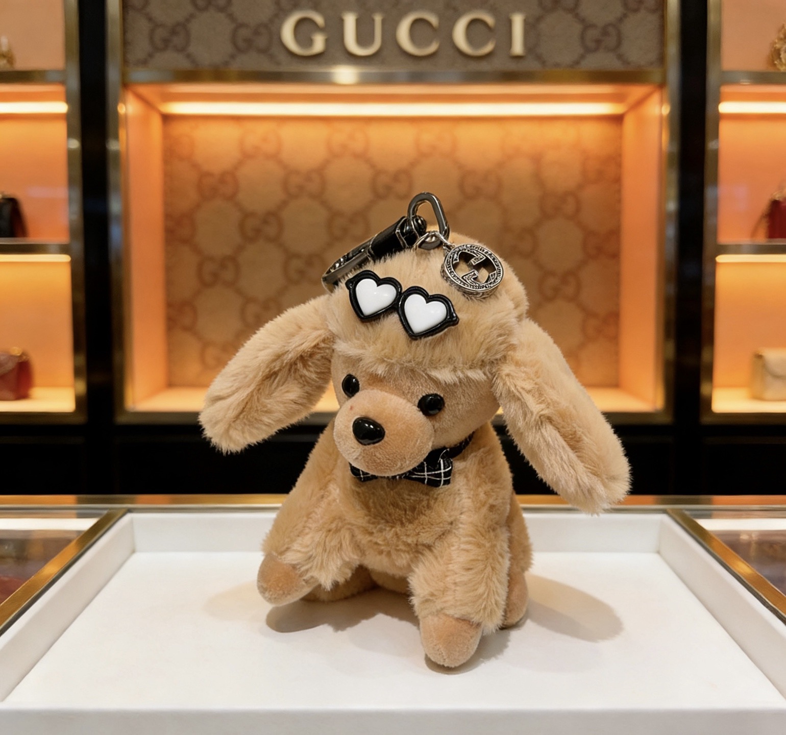 Gucci 2026款古驰 来袭 新品发布 𝐆𝐮𝐜𝐜𝐢古驰钥匙扣古驰包包扣 最新款包包挂饰档次更高 Anger Forest系列双G 款联名设计理念钥匙扣系列