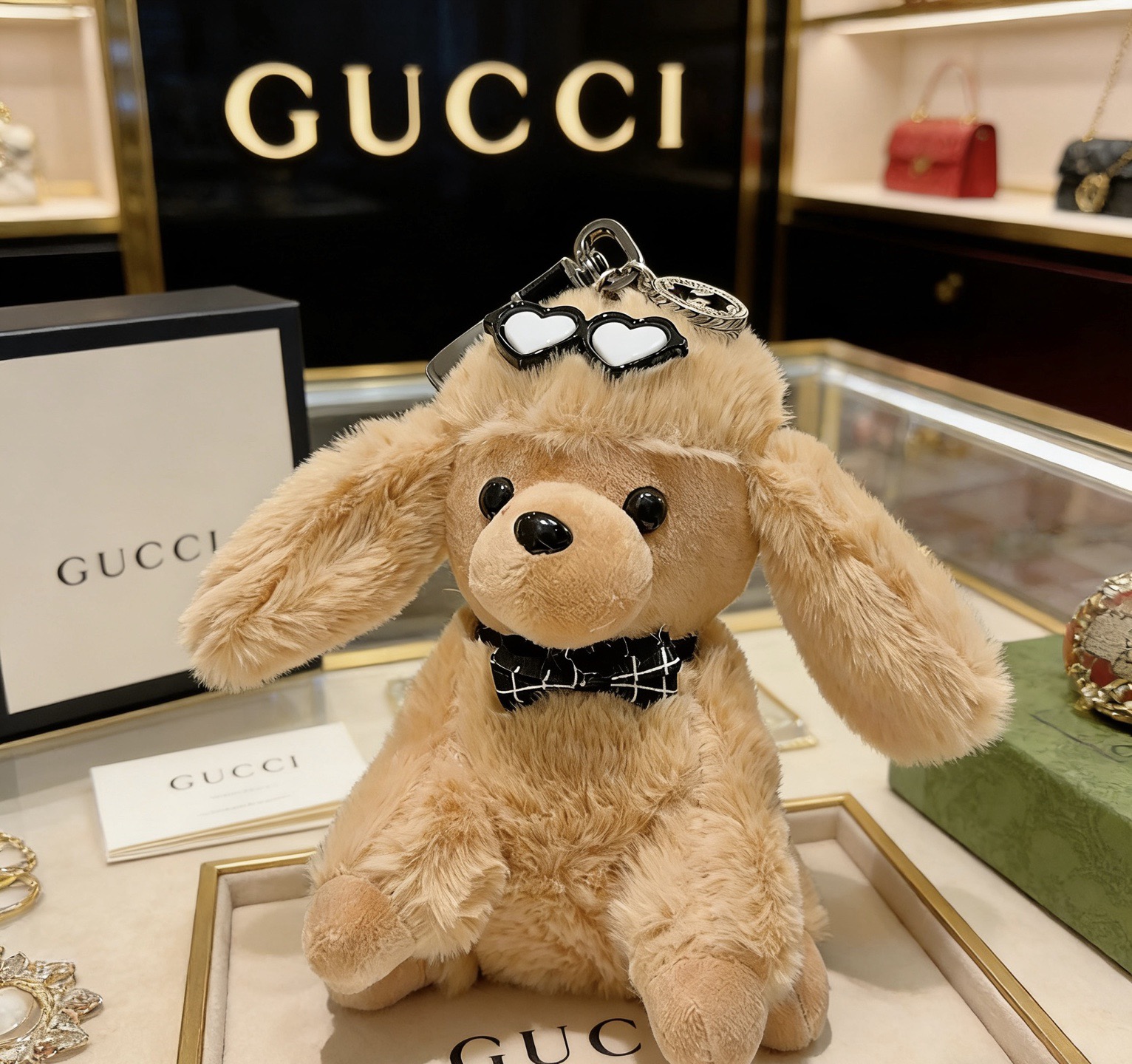 Gucci 2026款古驰 来袭 新品发布 𝐆𝐮𝐜𝐜𝐢古驰钥匙扣古驰包包扣 最新款包包挂饰档次更高 Anger Forest系列双G 款联名设计理念钥匙扣系列