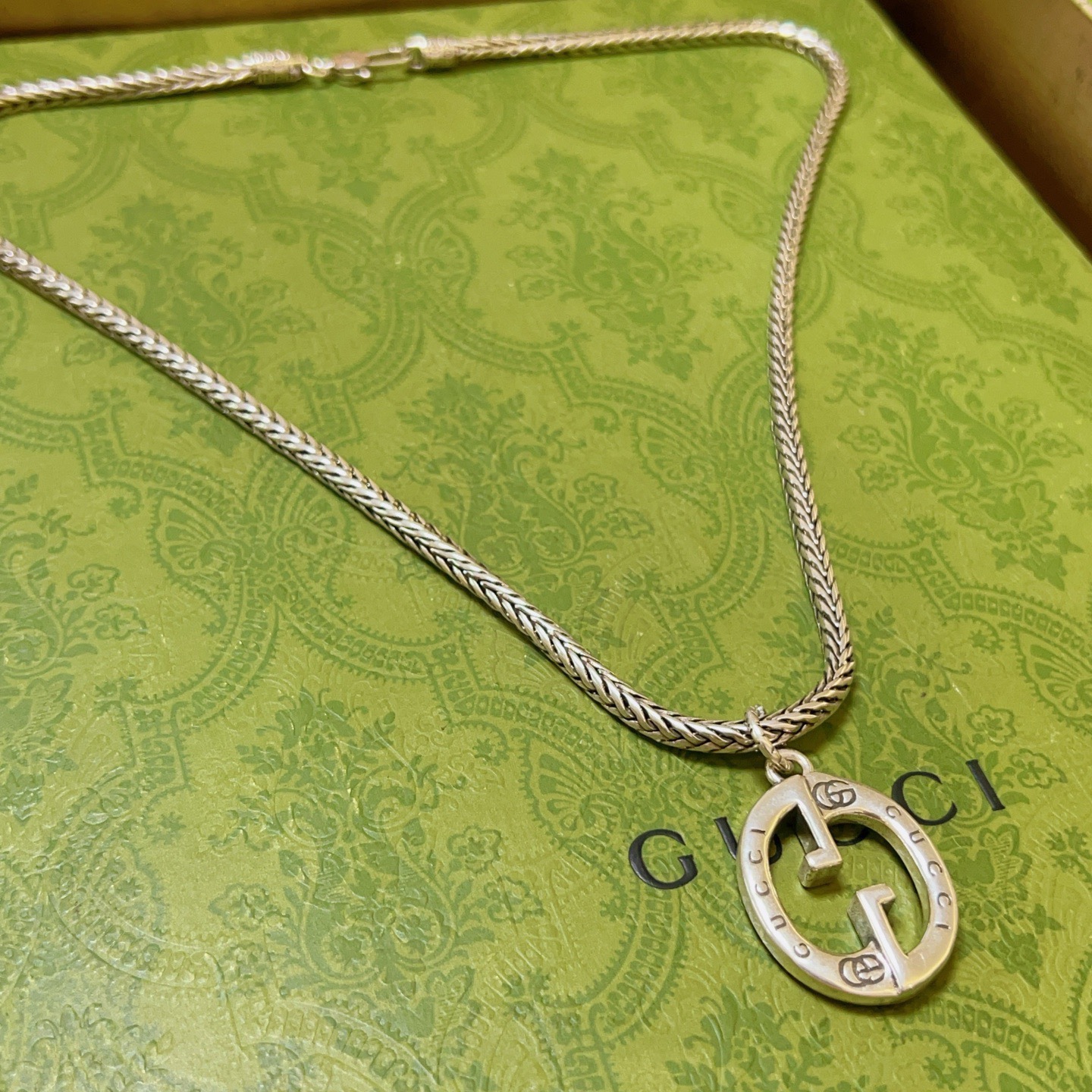 Gucci 不爆不发 抖音带货 首选 𝐆𝐮𝐜𝐜𝐢古驰项链最新款链条档次更高 Anger Forest系列双g设计理念 图案项链