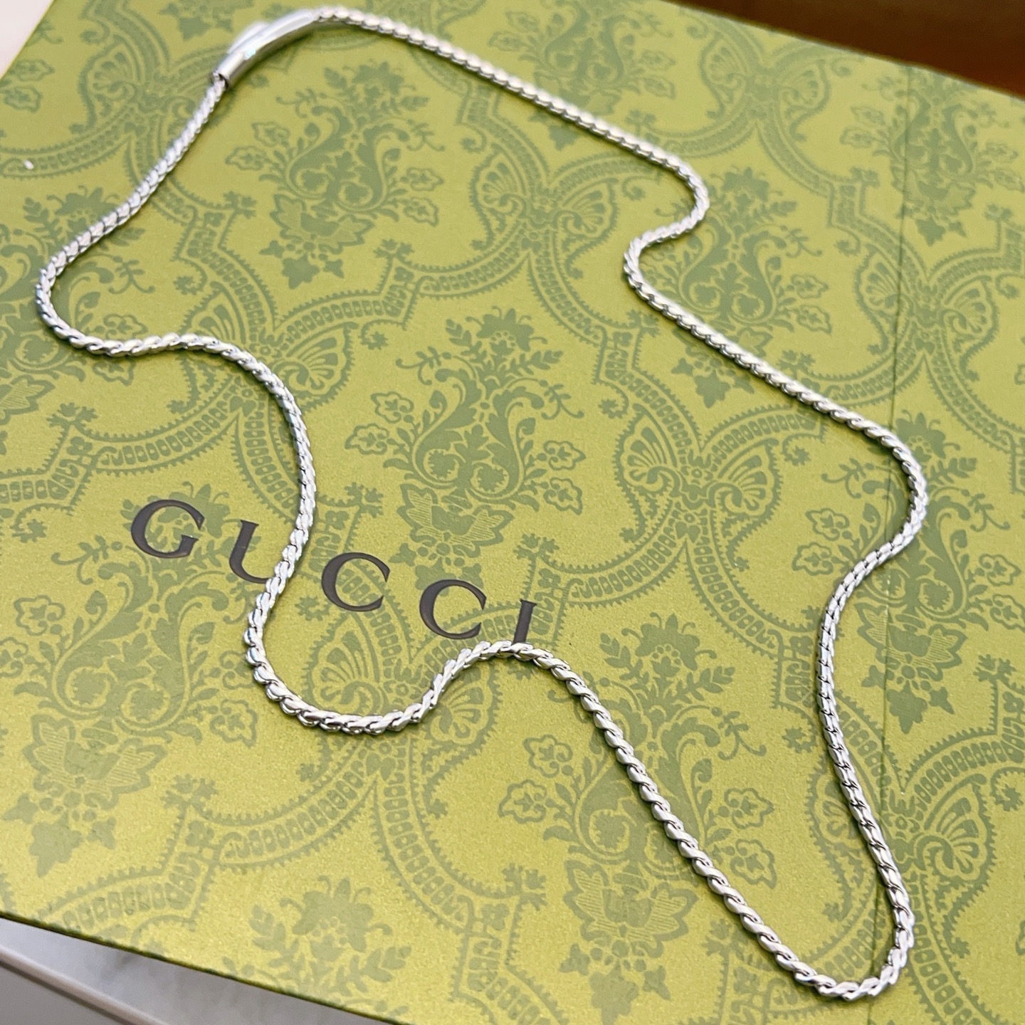 NO:755084,Batch, no explosion, no release, Gucci official website new models are updated simultaneously, Douyin is the first choice for Internet celebrities to bring goods, the latest chain of Gucci necklace is higher-grade, the same style as the Anger Forest series for celebrities, double G Gucci necklace custom necklace, details are distressed, non-market glossy version, this one has been released, the best-selling model in Gucci, very easy to match, fine jewelry, gucci, necklace19860909批 不爆不发 古驰官网新款同步更新 抖音带货网红首选 古驰项链最新款链条档次更高明星同款Anger Forest系列 双g古驰项链定制项链 细节对版做旧处理 非市面亮面版型 这款一直在出 古驰里面热卖款 非常好搭配,饰品精品,gucci,necklace,Jewelry