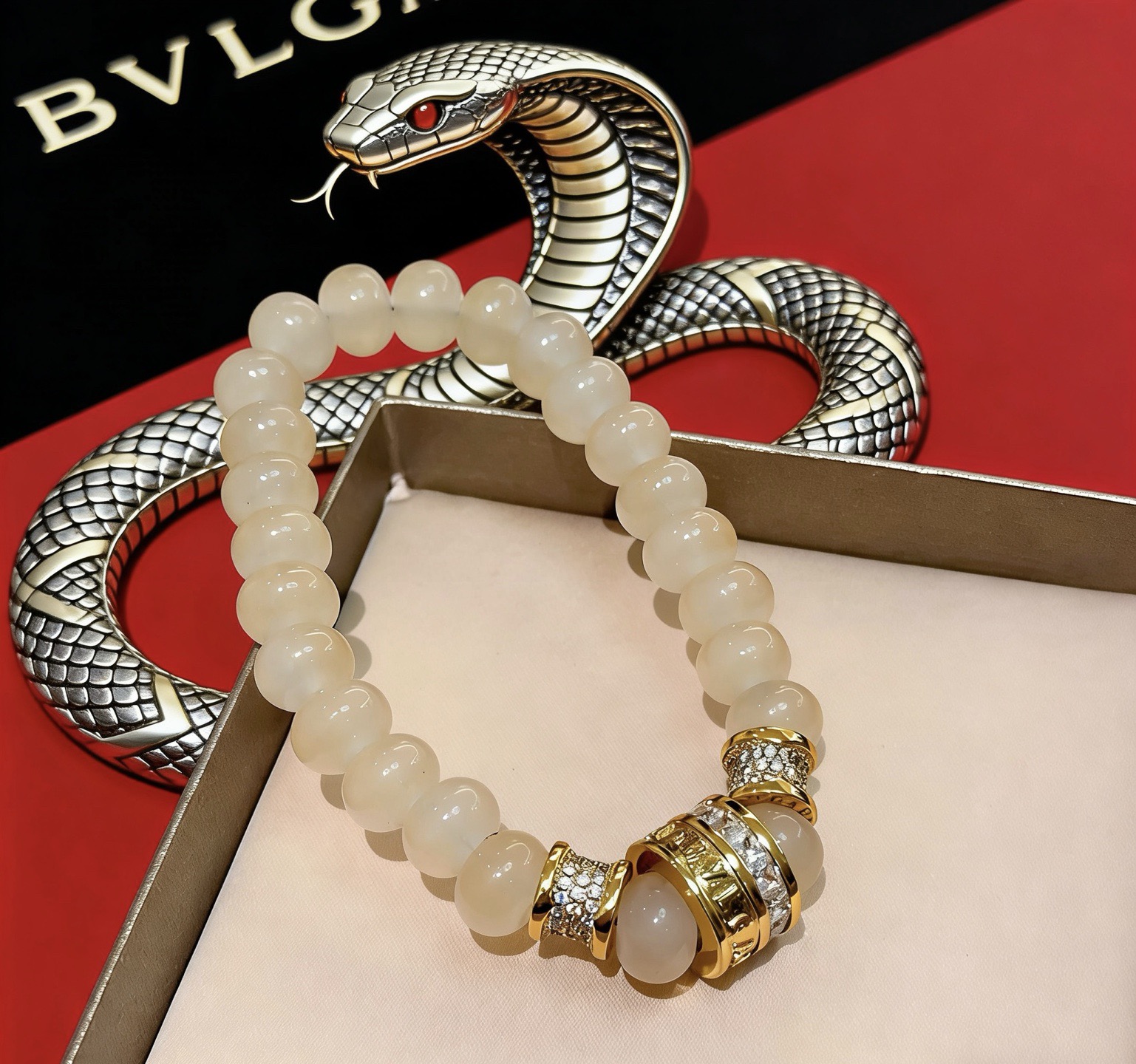 Bvlgari 宝格丽手链V金材质 BVLGARI宝格丽 DIVAS‘ DREAM 系列 天然石 品相完美
