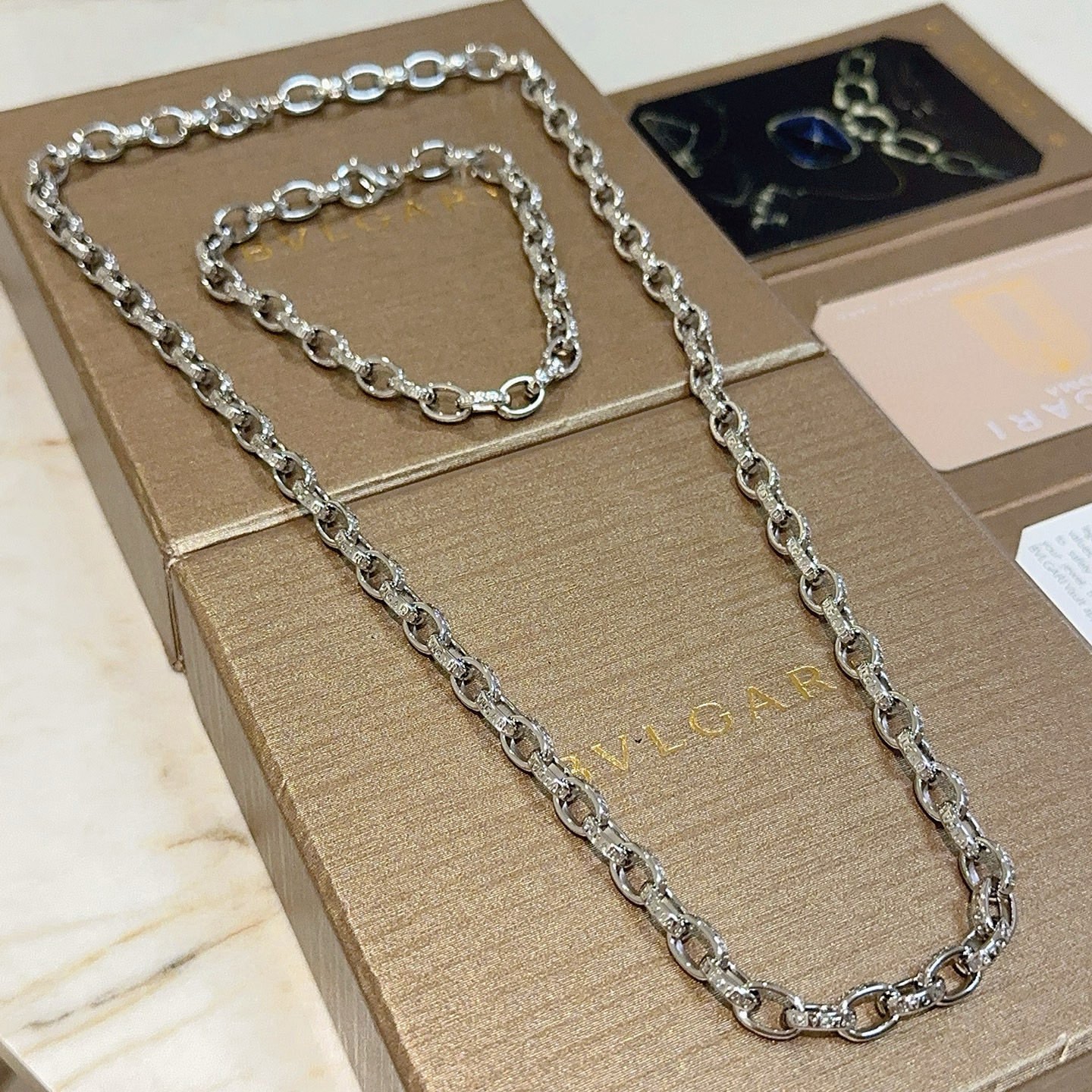 Lote, collar 105, pulsera 85, collar Bvlgari de material V gold. BVLGARI serie DIVAS' DREAM, condición perfecta, detall…