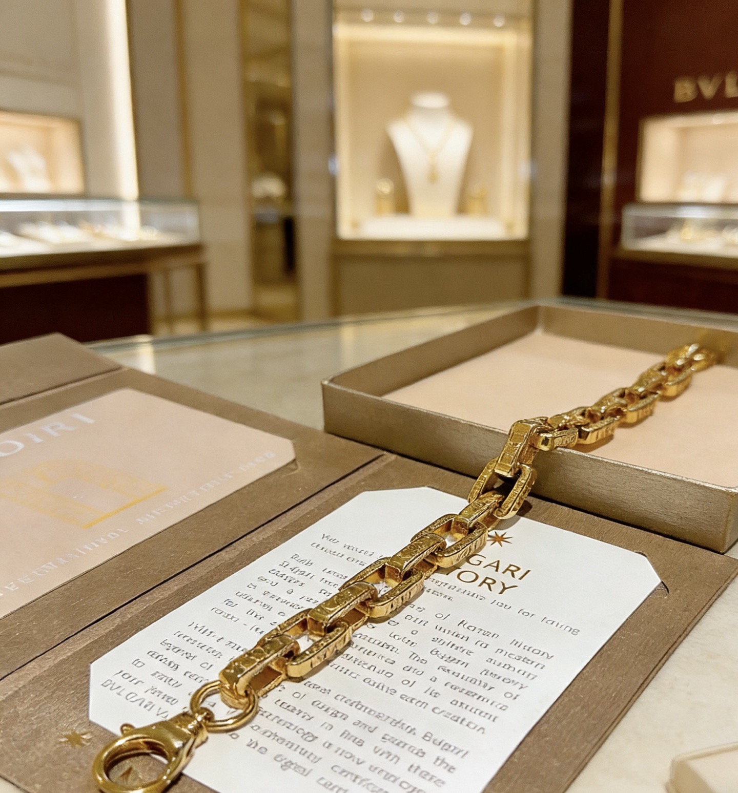 Bvlgari 宝格丽手链V金材质 BVLGARI宝格丽 DIVAS‘ DREAM 系列 品相完美