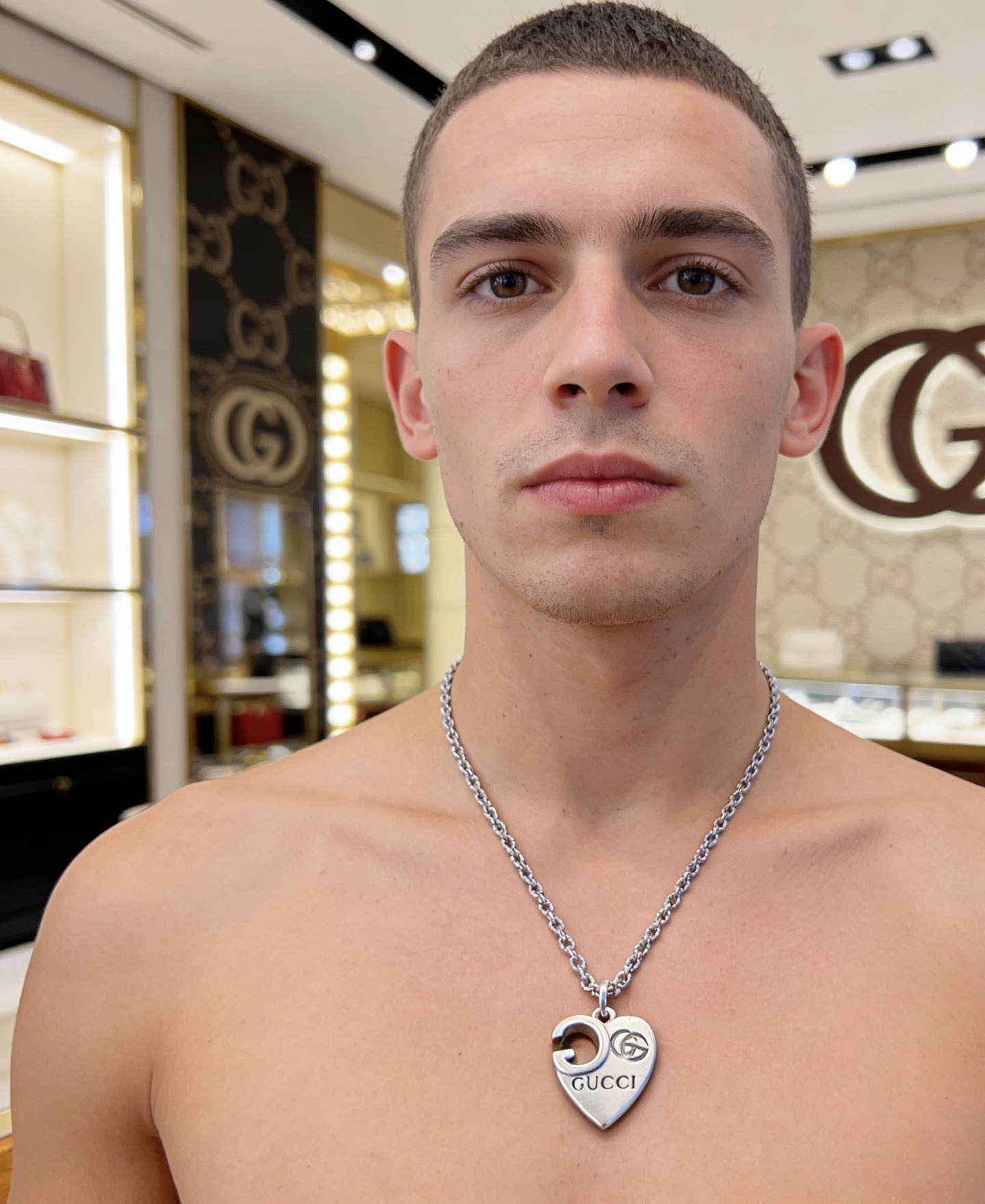 Gucci 古驰套装新品发布 不爆不发 抖音带货 首选 𝐆𝐮𝐜𝐜𝐢古驰项链最新款链条档次更高 Anger Forest系列双g古驰新品艺术风格 项链