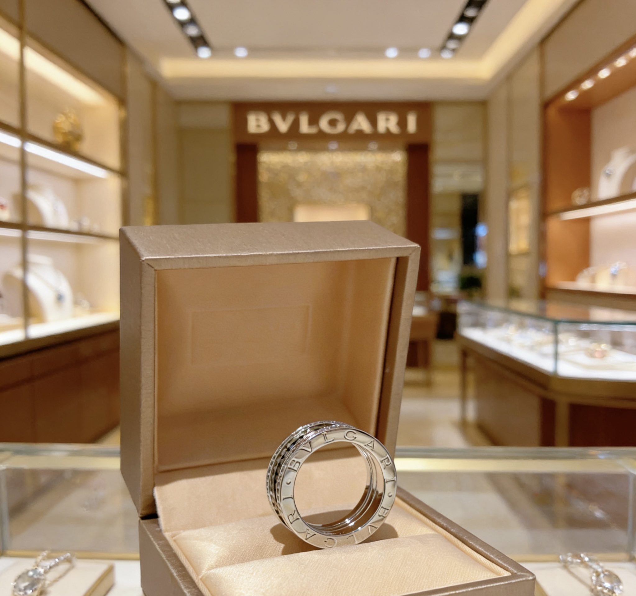 Bvlgari 宝格丽项链V金材质 BVLGARI宝格丽 DIVAS‘ DREAM 系列 品相完美
