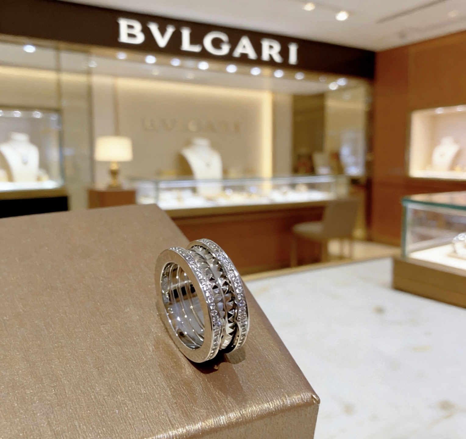 Bvlgari 宝格丽项链V金材质 BVLGARI宝格丽 DIVAS‘ DREAM 系列 品相完美