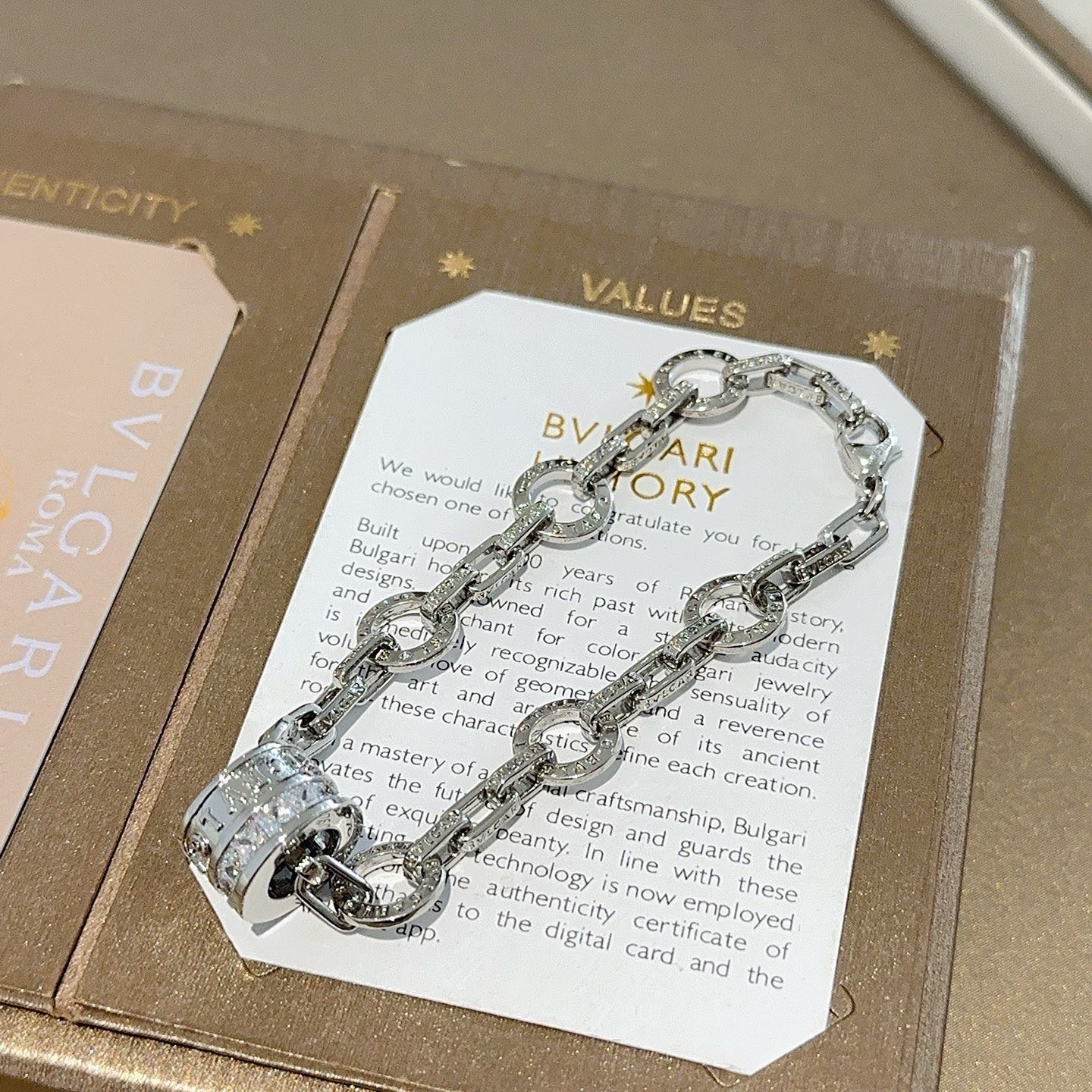 Bvlgari 满钻镶嵌宝格丽手链V金材质 BVLGARI宝格丽 DIVAS‘ DREAM 系列 品相完美