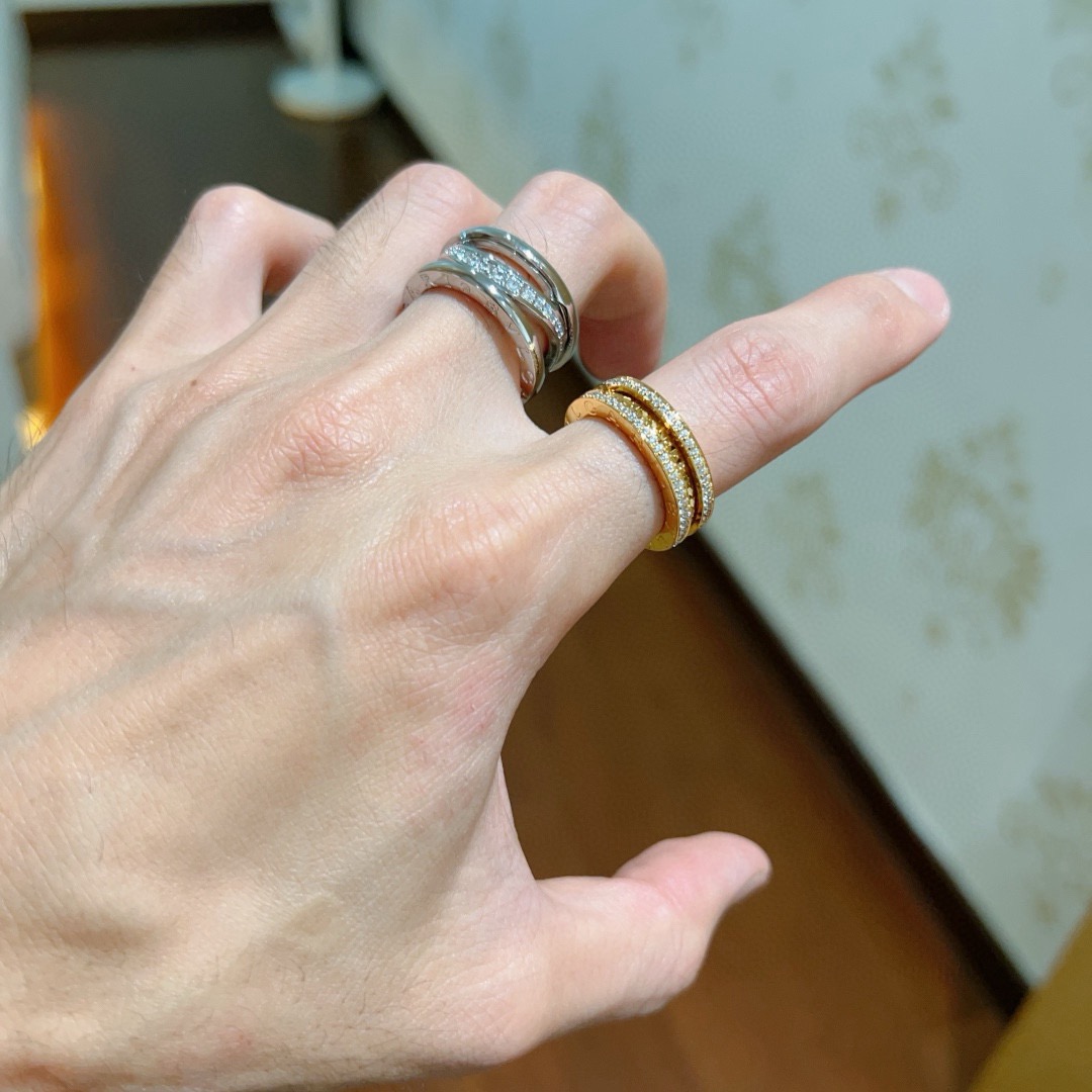 Bvlgari 宝格丽项链V金材质 BVLGARI宝格丽 DIVAS‘ DREAM 系列 品相完美