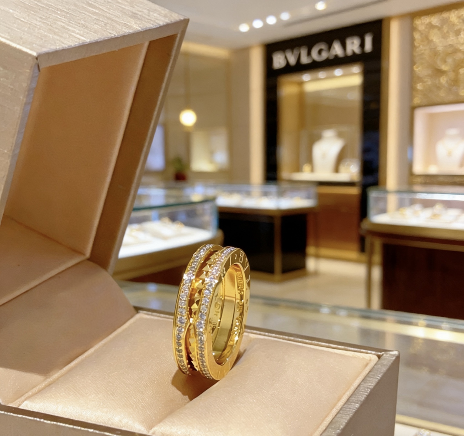 Bvlgari 宝格丽项链V金材质 BVLGARI宝格丽 DIVAS‘ DREAM 系列 品相完美