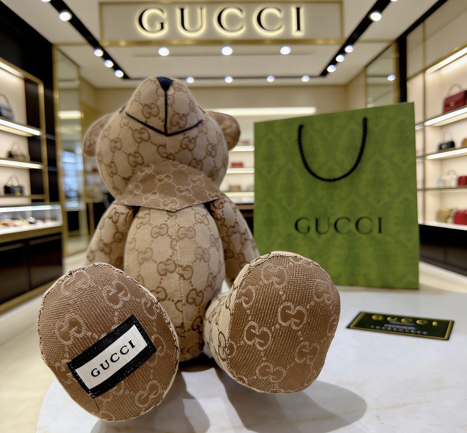 Gucci 来袭 古驰官网首发新品小熊玩偶独家高品质发售 出口法国订单新品发布 古驰的的一款小熊公仔