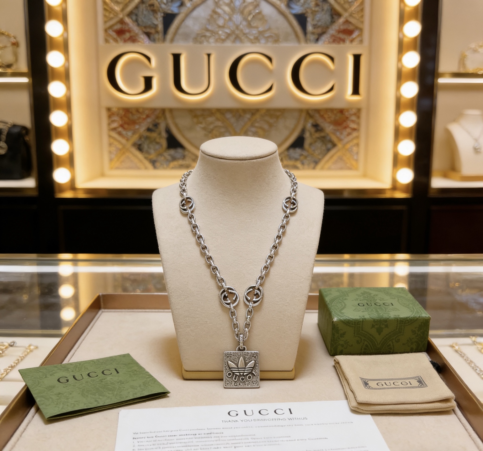 NO:763453,The latest Gucci necklace has a higher grade. The same style as the star Anger Forest series double G classic necklace gold series necklace. The chain length is 60 cm and the length can be changed. The details are distressed. The shiny version is not available in the market. This one has been on the market. It is a best-selling model in Gucci. It is very good to match trendy clothes, fine jewelry, gucci, necklace, gold.19860909批古驰项链最新款链条档次更高明星同款Anger Forest系列双G经典项链黄金系列项链 链长60厘米可改长度 细节对版做旧处理 非市面亮面版型 这款一直在出 古驰里面热卖款 非常好搭配潮流衣服,饰品精品,gucci,necklace,gold,Jewelry