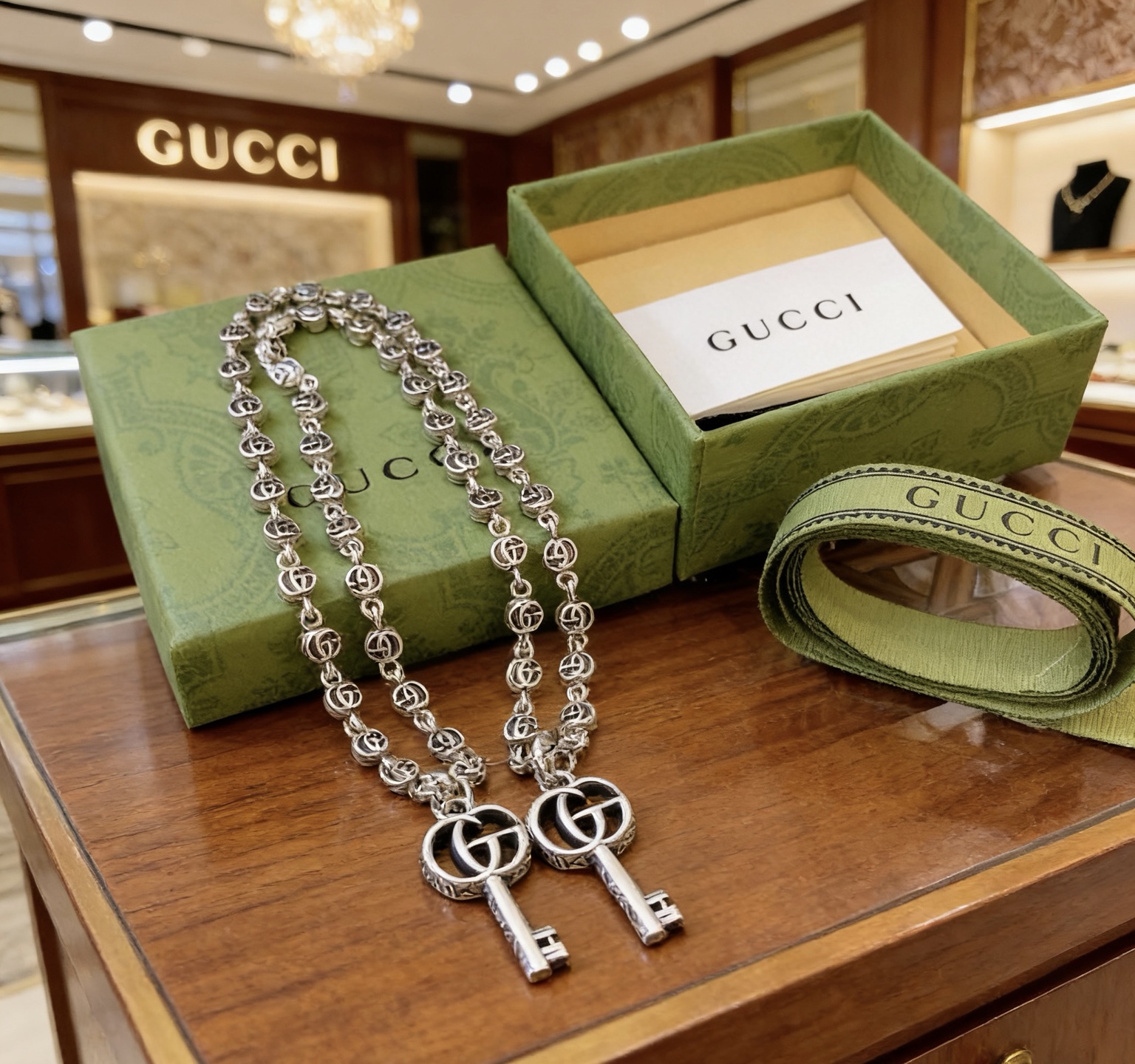 Gucci 𝐆𝐮𝐜𝐜𝐢古驰项链最新款链条档次更高 Anger Forest系列双g钥匙项链