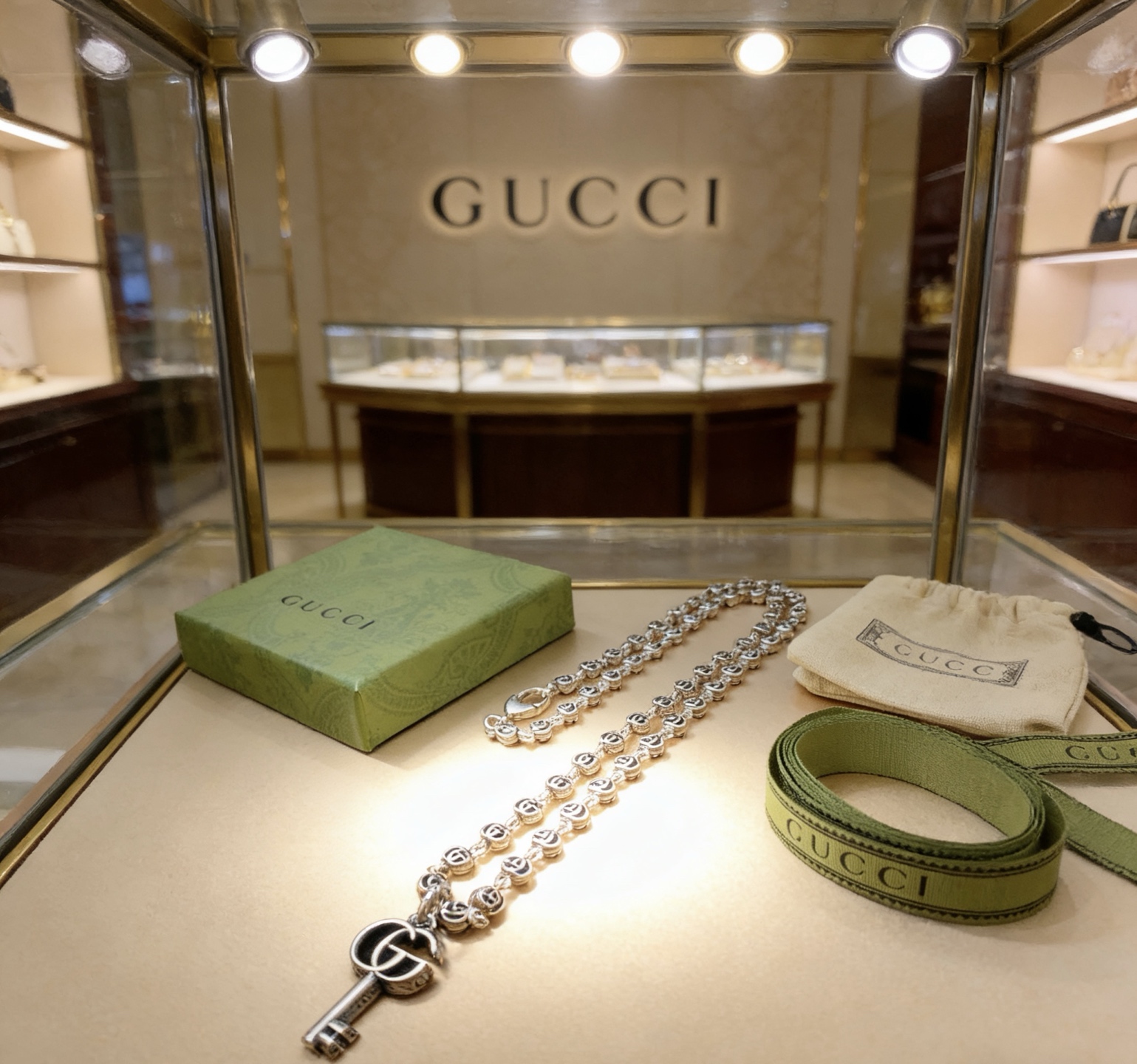 Gucci 𝐆𝐮𝐜𝐜𝐢古驰项链最新款链条档次更高 Anger Forest系列双g钥匙项链