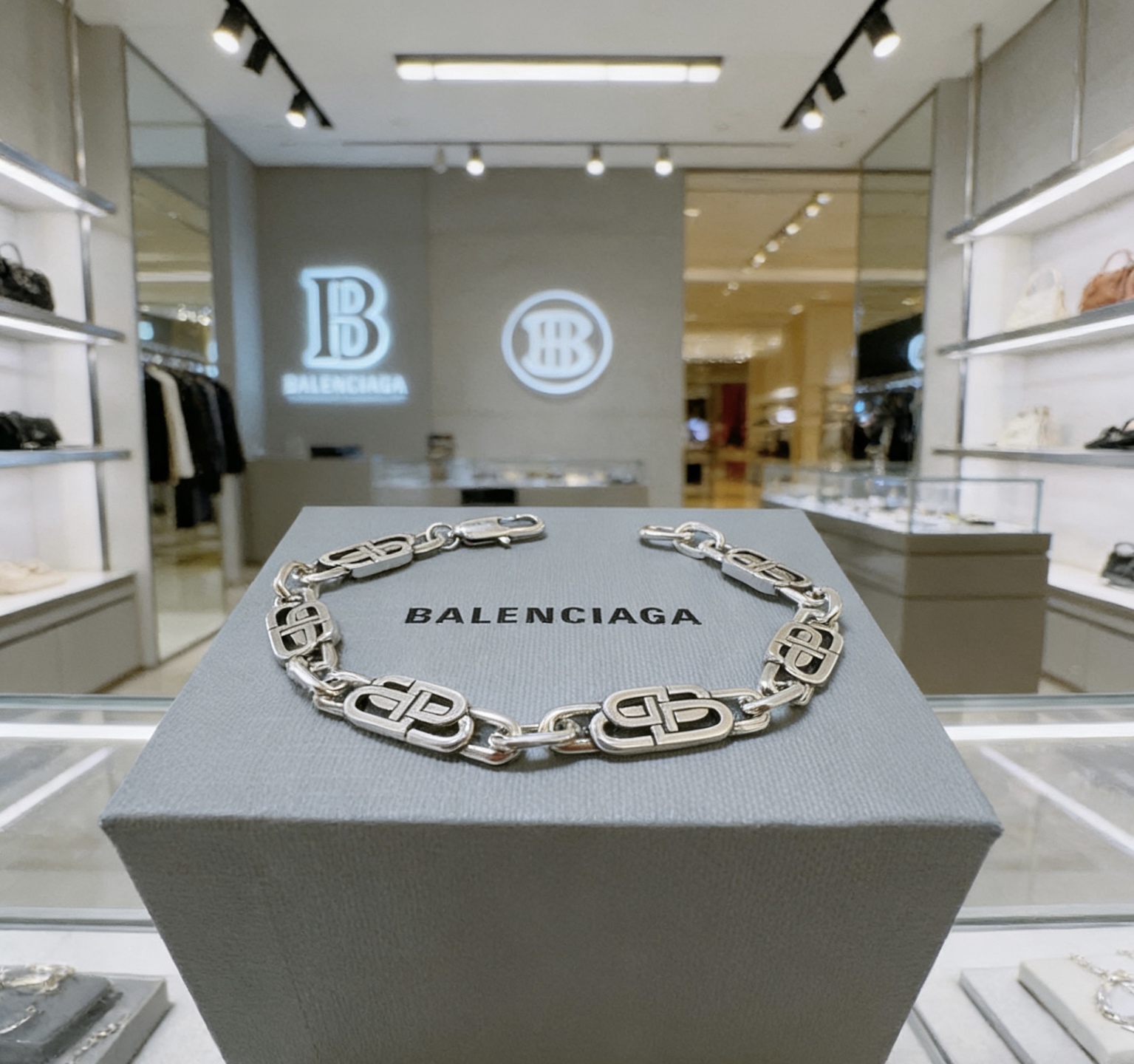 NO:763451,Batch. Original new product Balenciaga Balenciaga Bracelet Counter Same Balenciaga Bracelet Popular models for men and women shipped Unique design avant-garde A must-have for men and women!  Size 18.20.22.24cm, fine jewelry, balenciaga, balenciaga, bracelet19860909批. 原单货新品 巴黎世家 Balenciaga手链专柜一致巴黎世家手链 男女士火爆款出货 设计独特 前卫 男女必备！码数18.20.22.24cm,饰品精品,balenciaga,balenciaga,bracelet,Jewelry