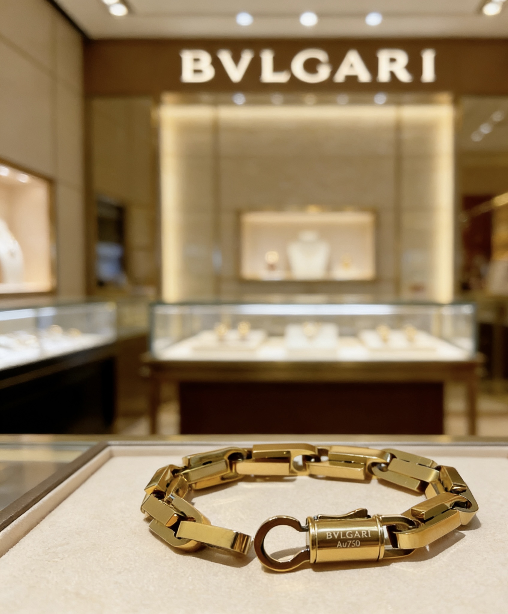 Bvlgari 宝格丽手链V金材质 BVLGARI宝格丽 DIVAS‘ DREAM 系列 品相完美