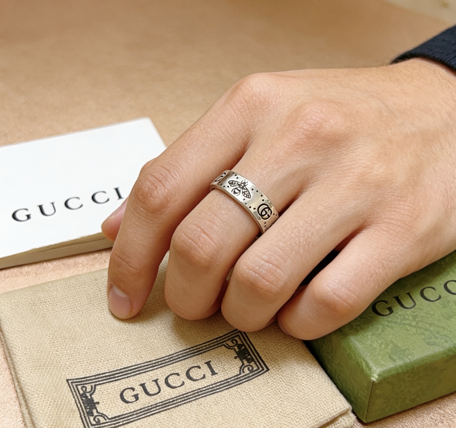 Gucci 2026最新款蜜蜂𝐆𝐮𝐜𝐜𝐢古驰戒指最新款款式档次更高 Anger Forest系列双G纯手工制作工艺 古驰戒指