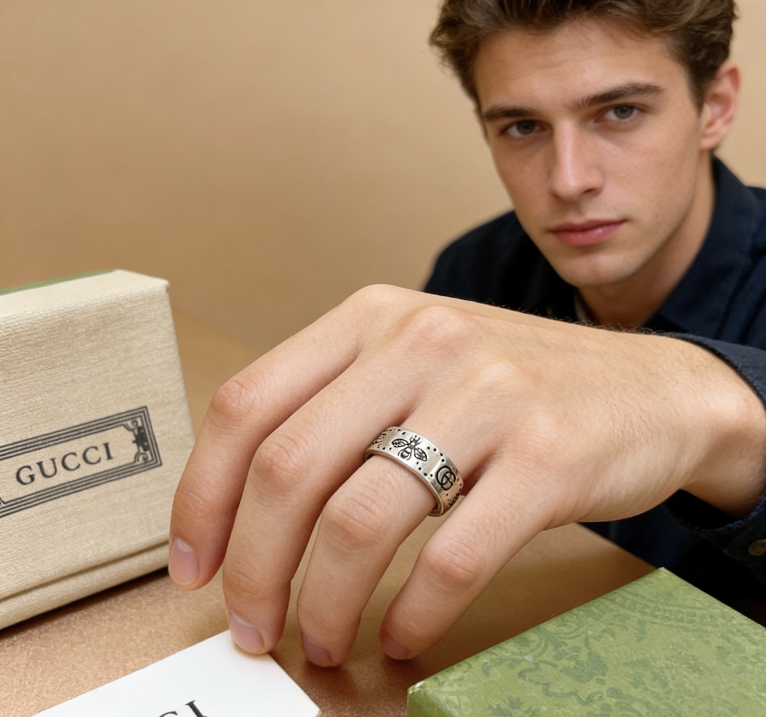 Gucci 2026最新款蜜蜂𝐆𝐮𝐜𝐜𝐢古驰戒指最新款款式档次更高 Anger Forest系列双G纯手工制作工艺 古驰戒指