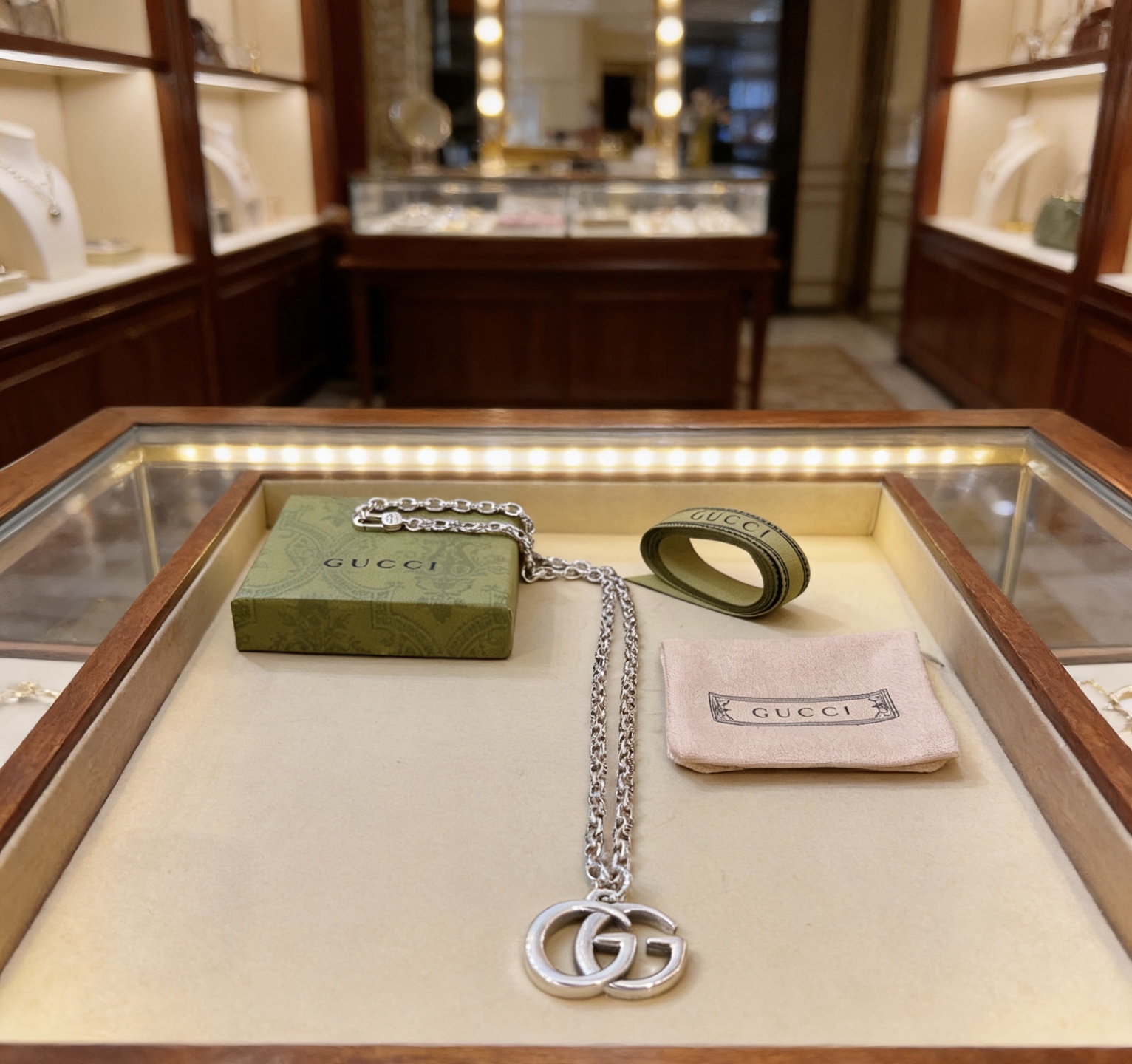 Gucci 不爆不发 抖音带货 首选 𝐆𝐮𝐜𝐜𝐢古驰项链最新款链条档次更高 Anger Forest系列双g 图案项链