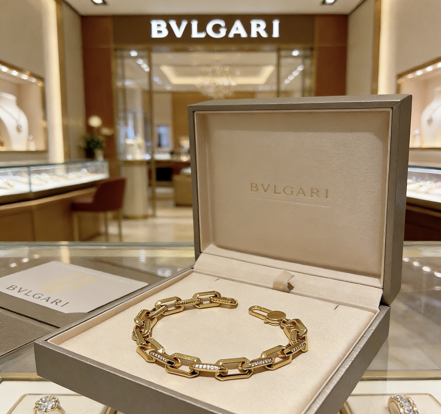 Bvlgari 宝格丽手链V金材质 BVLGARI宝格丽 DIVAS‘ DREAM 系列 品相完美