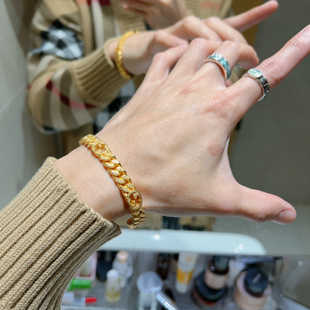 Gucci 认准独家做旧玫瑰金系列加厚加宽𝐆𝐮𝐜𝐜𝐢古驰手镯手环独特魅力十足最新款手镯 档次更高 Anger Forest系列双G 款系列高品质新品古驰手环