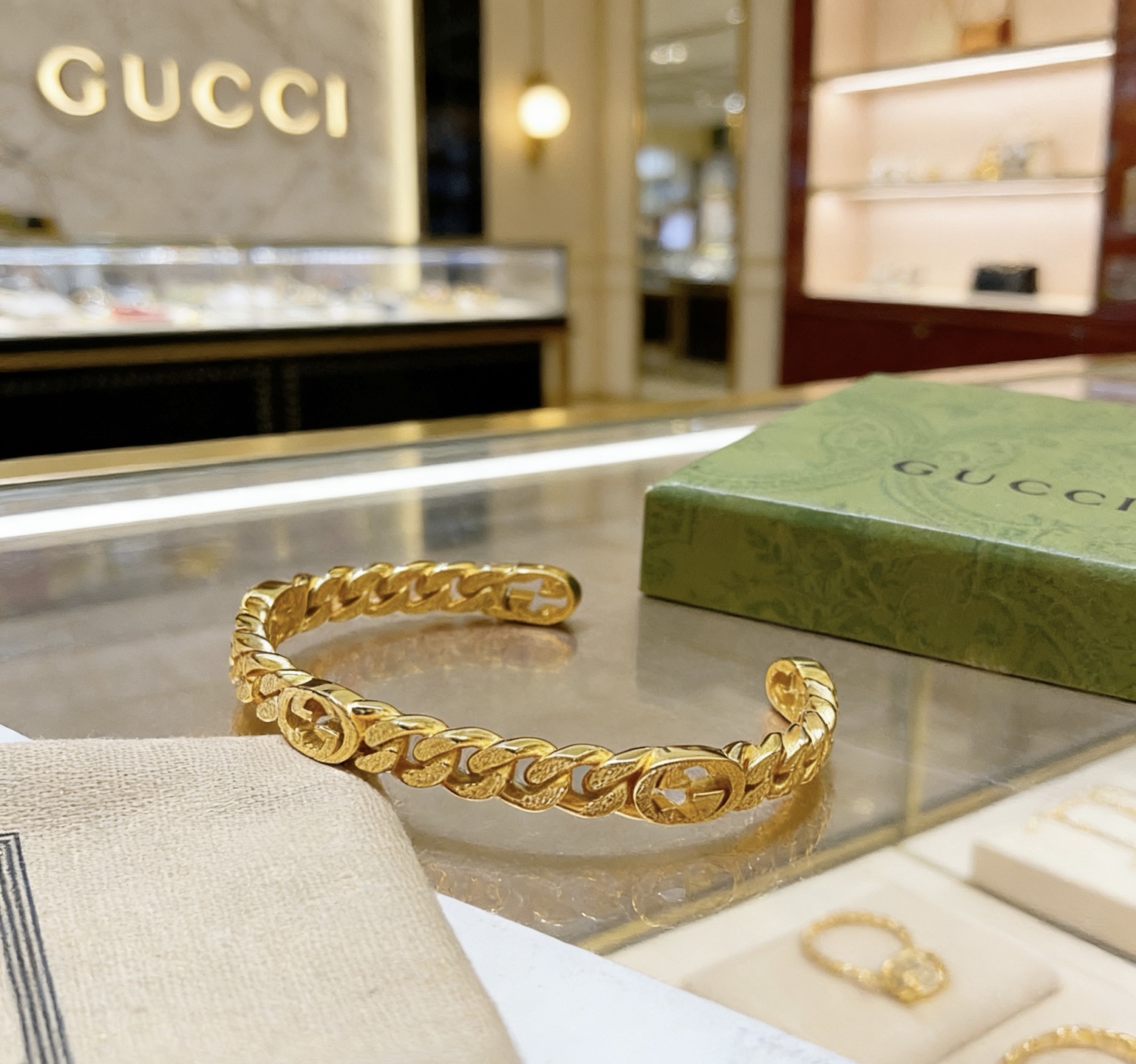 Gucci 认准独家做旧玫瑰金系列加厚加宽𝐆𝐮𝐜𝐜𝐢古驰手镯手环独特魅力十足最新款手镯 档次更高 Anger Forest系列双G 款系列高品质新品古驰手环