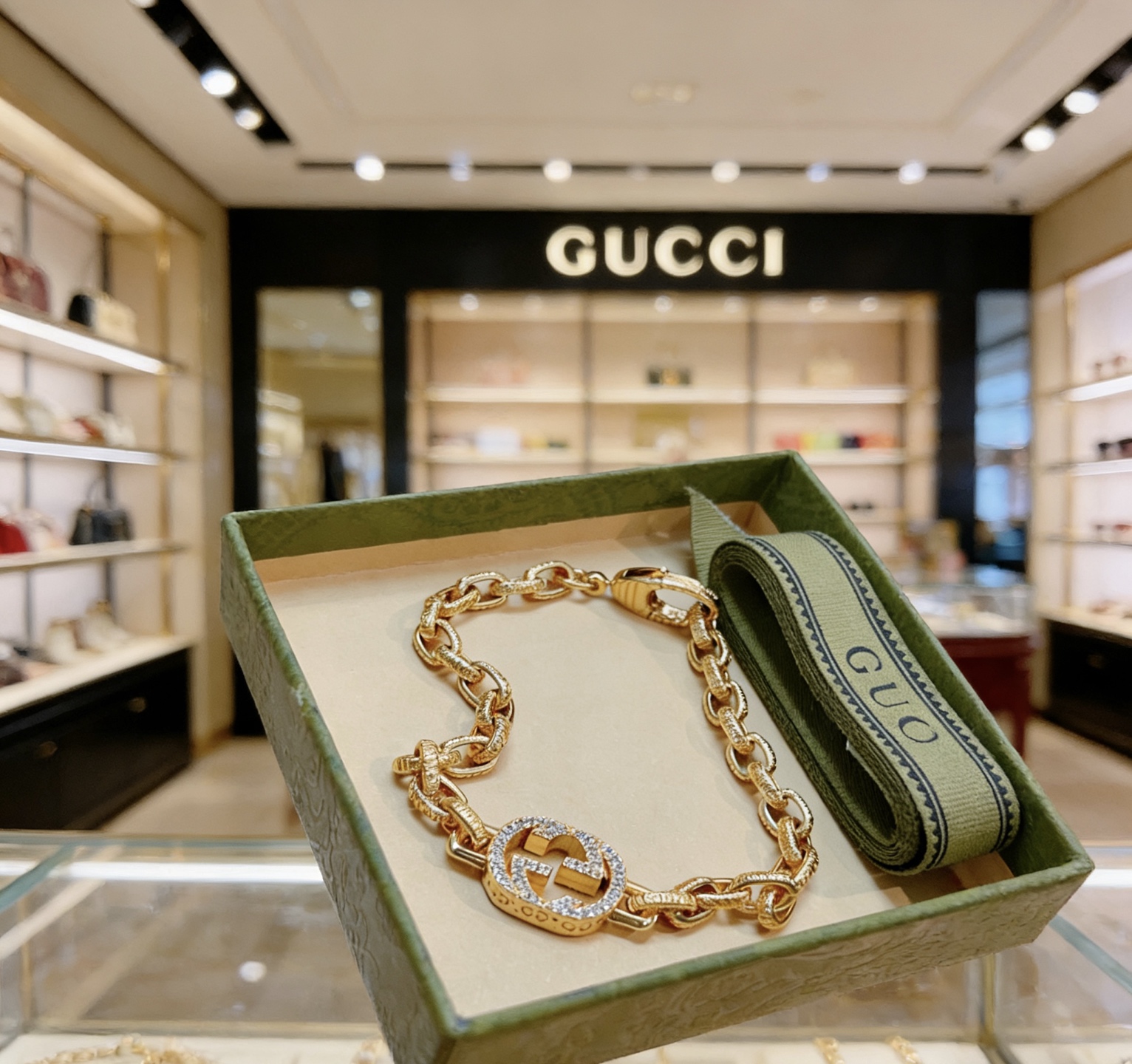 Gucci 太帅啦 最新出炉黄金土豪版手链