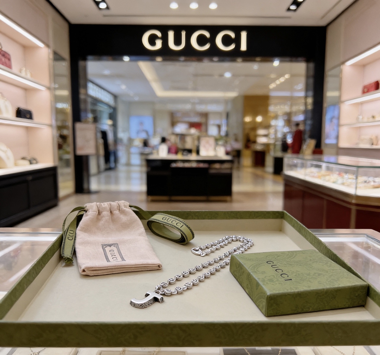 Gucci 不爆不发 古驰官网新款同步更新 抖音带货 首选 𝐆𝐮𝐜𝐜𝐢古驰项链最新款链条档次更高 Anger Forest系列双g古驰项链字母定制项链