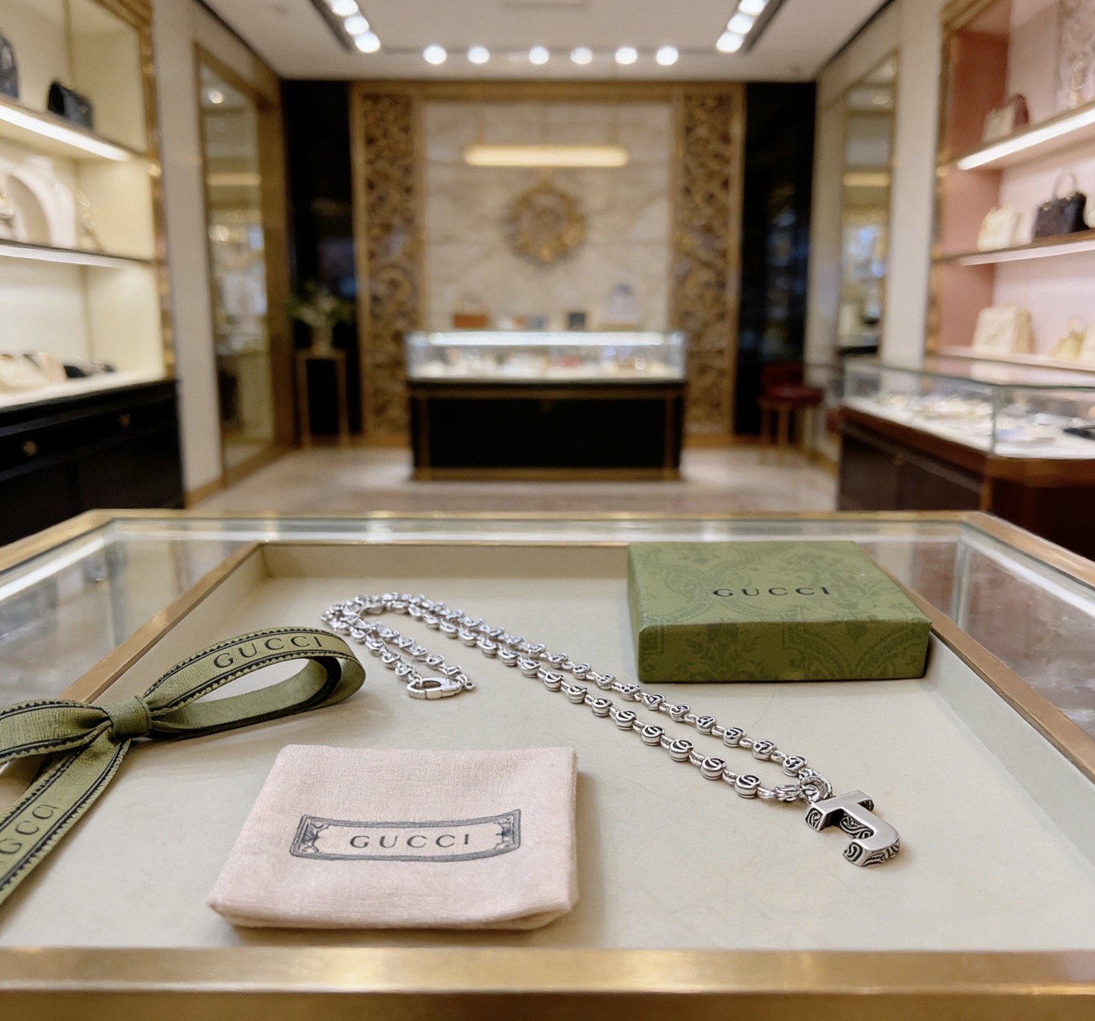Gucci 不爆不发 古驰官网新款同步更新 抖音带货 首选 𝐆𝐮𝐜𝐜𝐢古驰项链最新款链条档次更高 Anger Forest系列双g古驰项链字母定制项链
