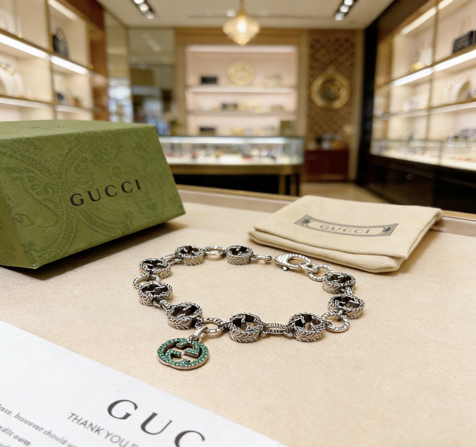 NO:763496,Batch. The latest Gucci bracelet is the latest classic model. It is exquisite regardless of style and texture. It is absolutely top-notch. You can understand the original logo at a glance. It is super nice. It is the best choice for matching clothes. It is a must-have artifact for men and women. Size 17.18.19.20.21.22.23 cm, fine jewelry, gucci, gucci, bracelet19860909批. 最新出炉 Gucci古驰手链最新款的经典款 精致无论款式 质感 都是绝对的顶尖feel 只要看一眼就懂了原版logo 超 nice 搭配衣服最佳的选择,男女同款必备神器 码数17.18.19.20.21.22.23厘米,饰品精品,gucci,gucci,bracelet,Jewelry
