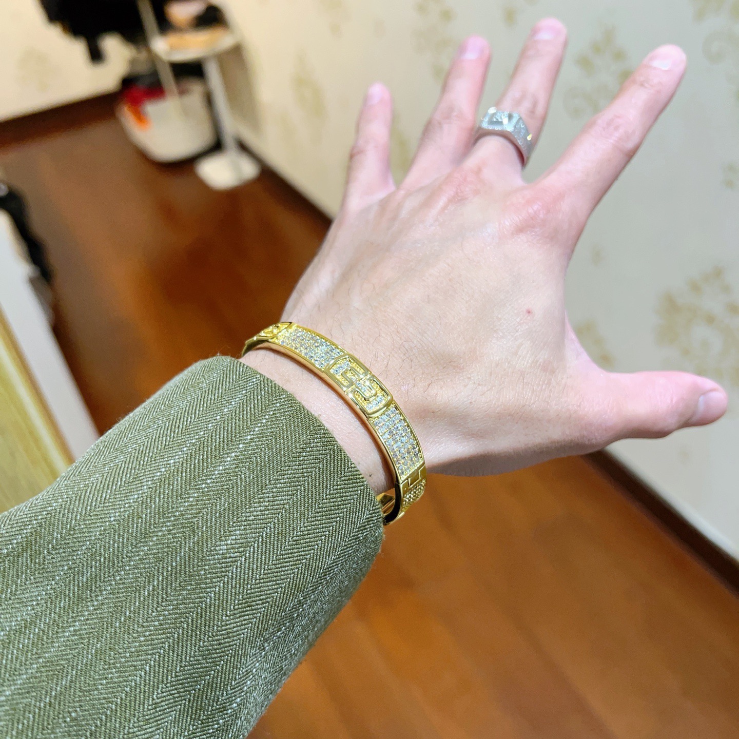 Bvlgari 宝格丽手镯Serpenti Viper系列回形针手镯
