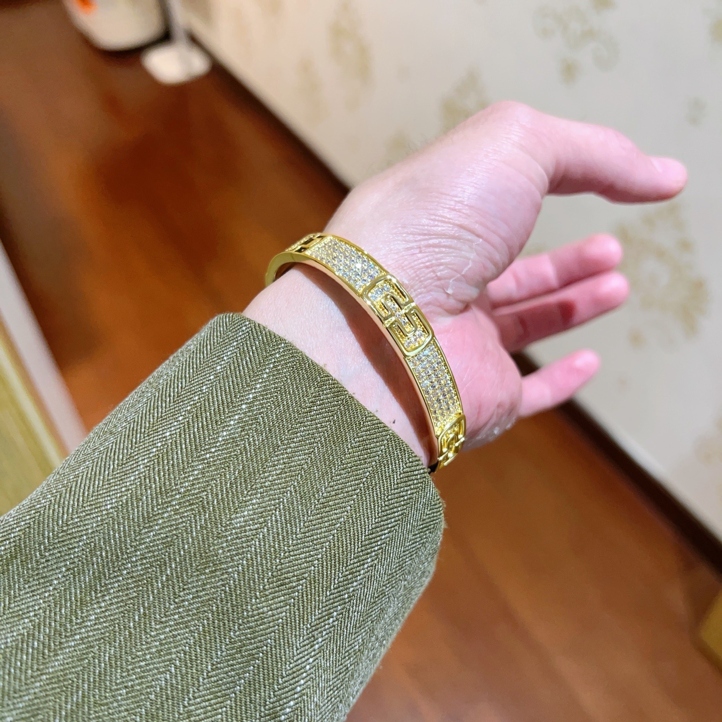 Bvlgari 宝格丽手镯Serpenti Viper系列回形针手镯
