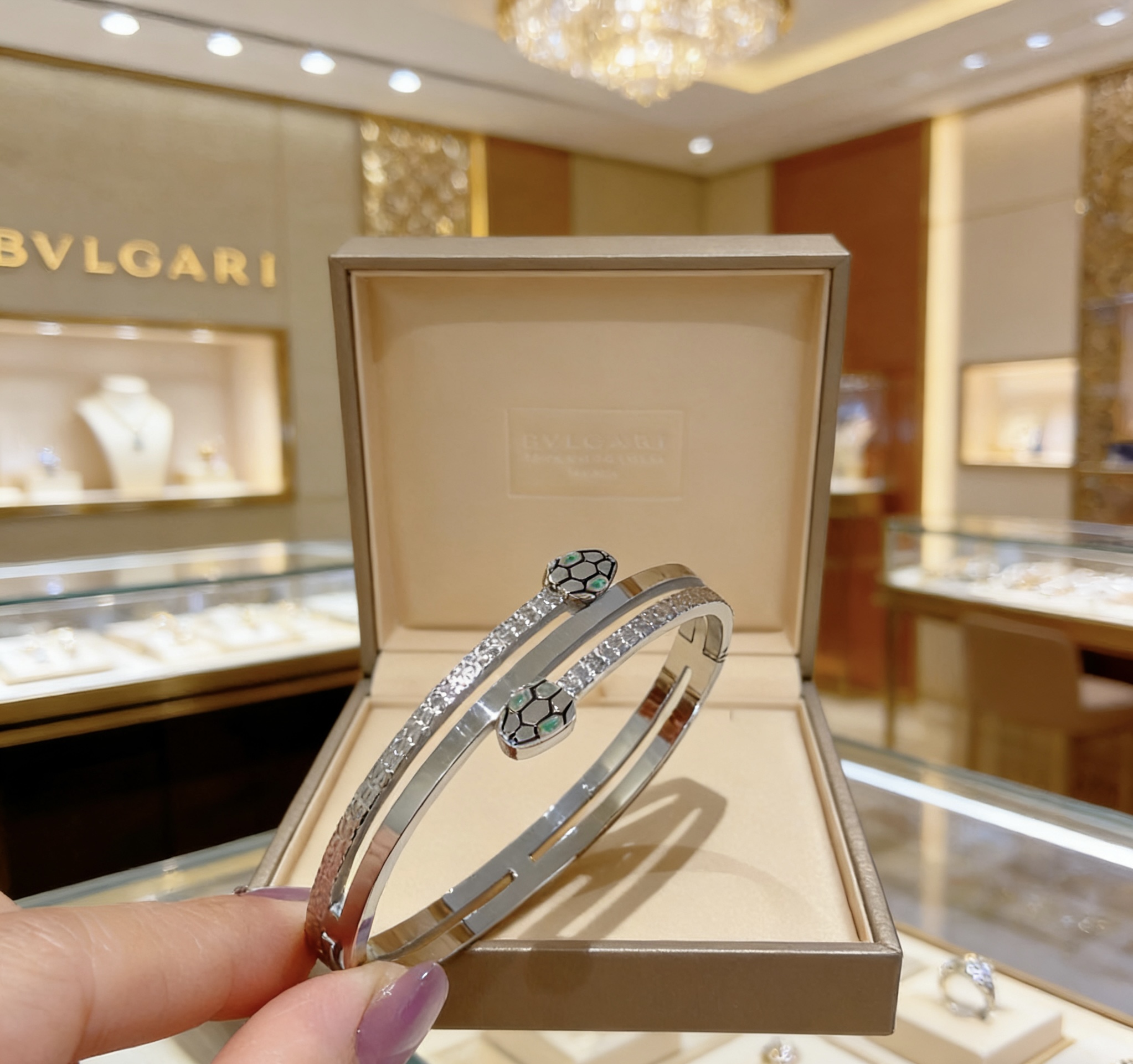 Bvlgari 宝格丽手镯Serpenti Viper系列间蛇骨手镯