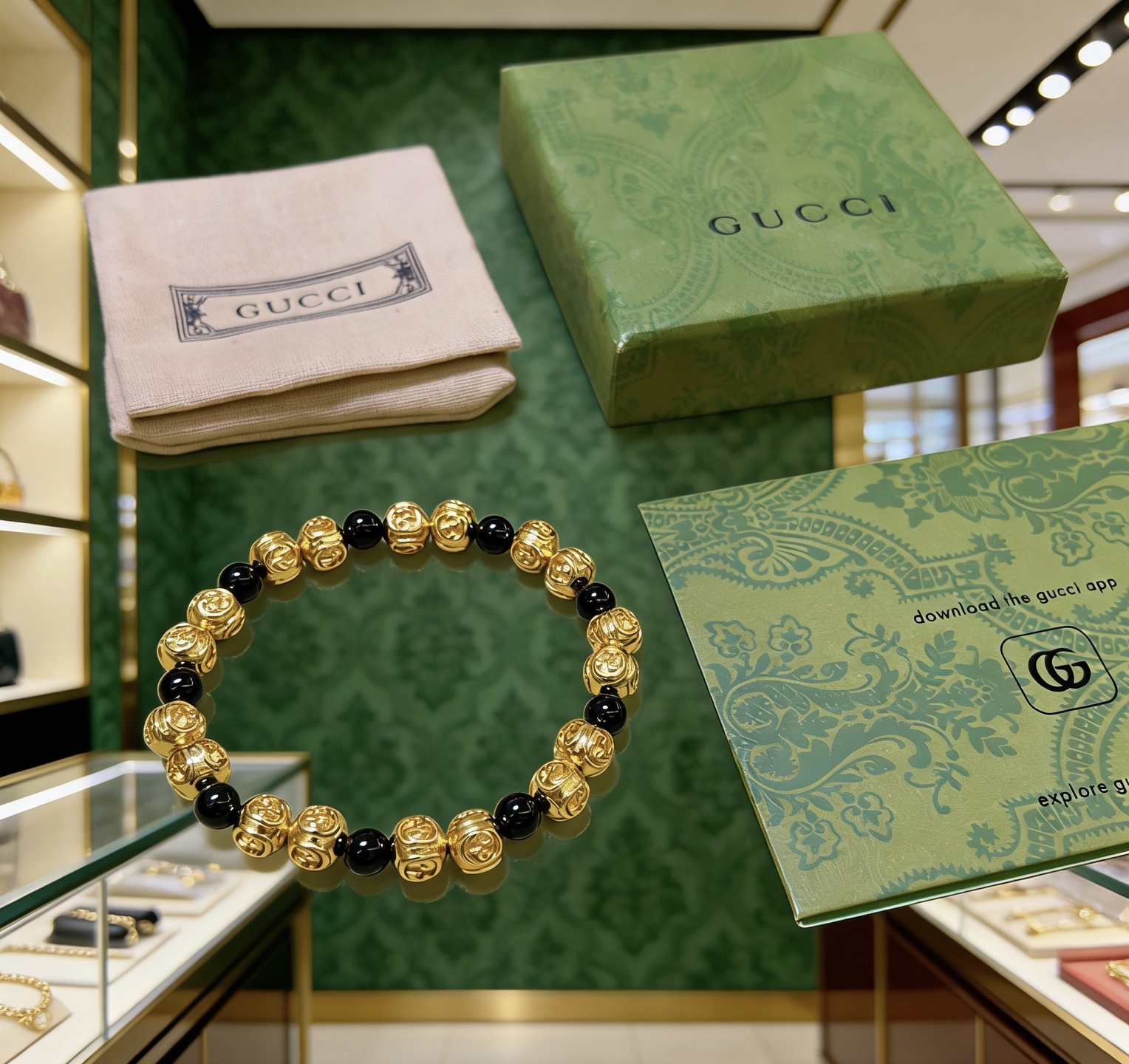 NO:763517,Batch. The latest Gucci bracelet is the latest classic model. Exquisite regardless of style and texture. The black onyx gold meets the absolute top feeling. You can understand the original logo at a glance. Super nice. A must-have item for men and women. The size is 16 to 25 cm. Boutique jewelry, gucci, gucci, bracelet, gold.19860909批. 最新出炉 Gucci古驰手链最新款的经典款 精致无论款式 质感 黑玛瑙黄金的相见 都是绝对的顶尖feel 只要看一眼就懂了原版logo 超 nice 搭配衣服驾驭风格的选择,男女同款必备神器 码数16一25厘米,饰品精品,gucci,gucci,bracelet,gold,Jewelry