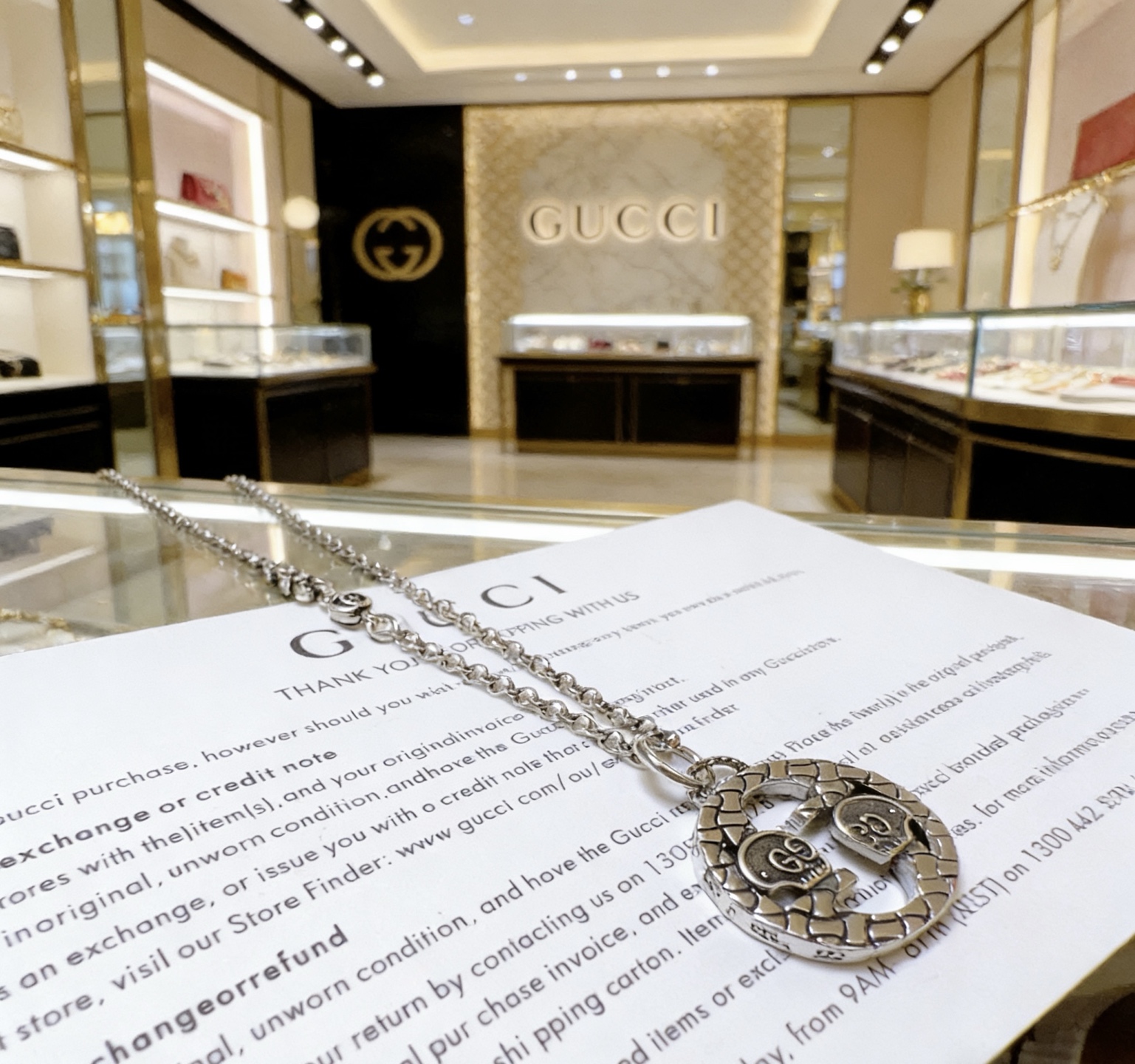 Gucci 新品发布 不爆不发 抖音带货小红书 首选 𝐆𝐮𝐜𝐜𝐢古驰手链最新款链条档次更高 Anger Forest系列双g设计理念 手链 让高档的衣服搭配更有气质 出去更有牌面和个性