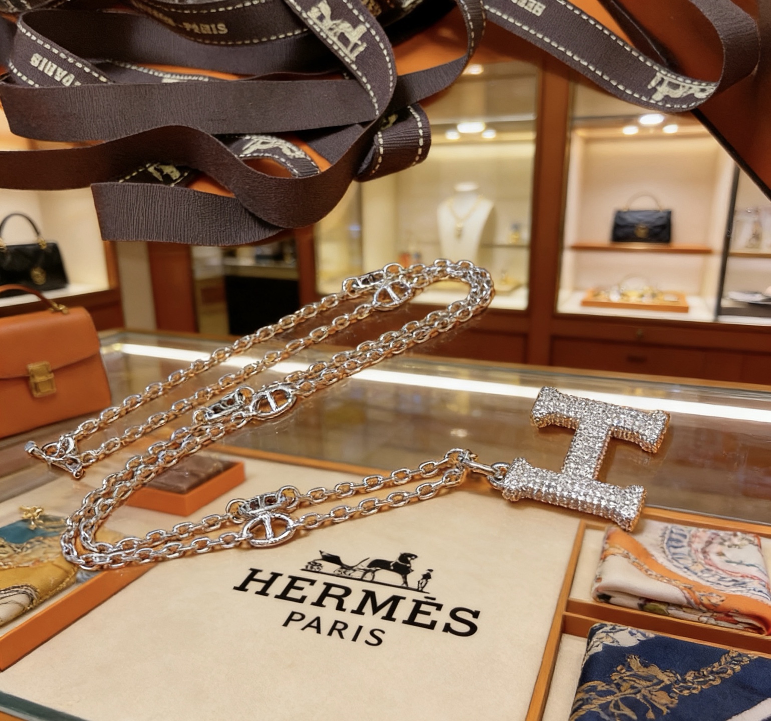 Hermès 爱马仕项链 猪鼻子项链系列首饰 进口定制.高端链条 搭配 新品 简单 火 设计独特 前卫 男女 款