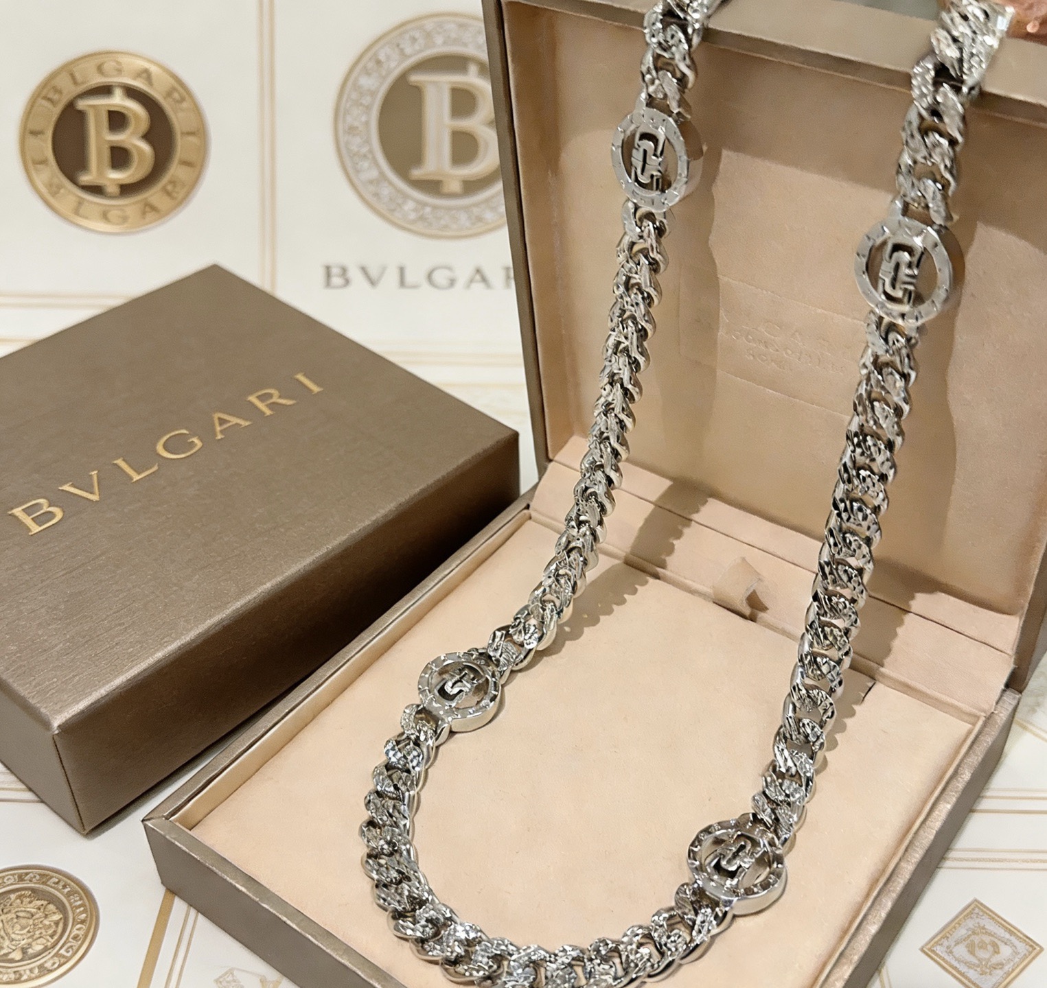 Bvlgari 宝格丽项链V金材质 BVLGARI宝格丽 DIVAS‘ DREAM 系列 品相完美