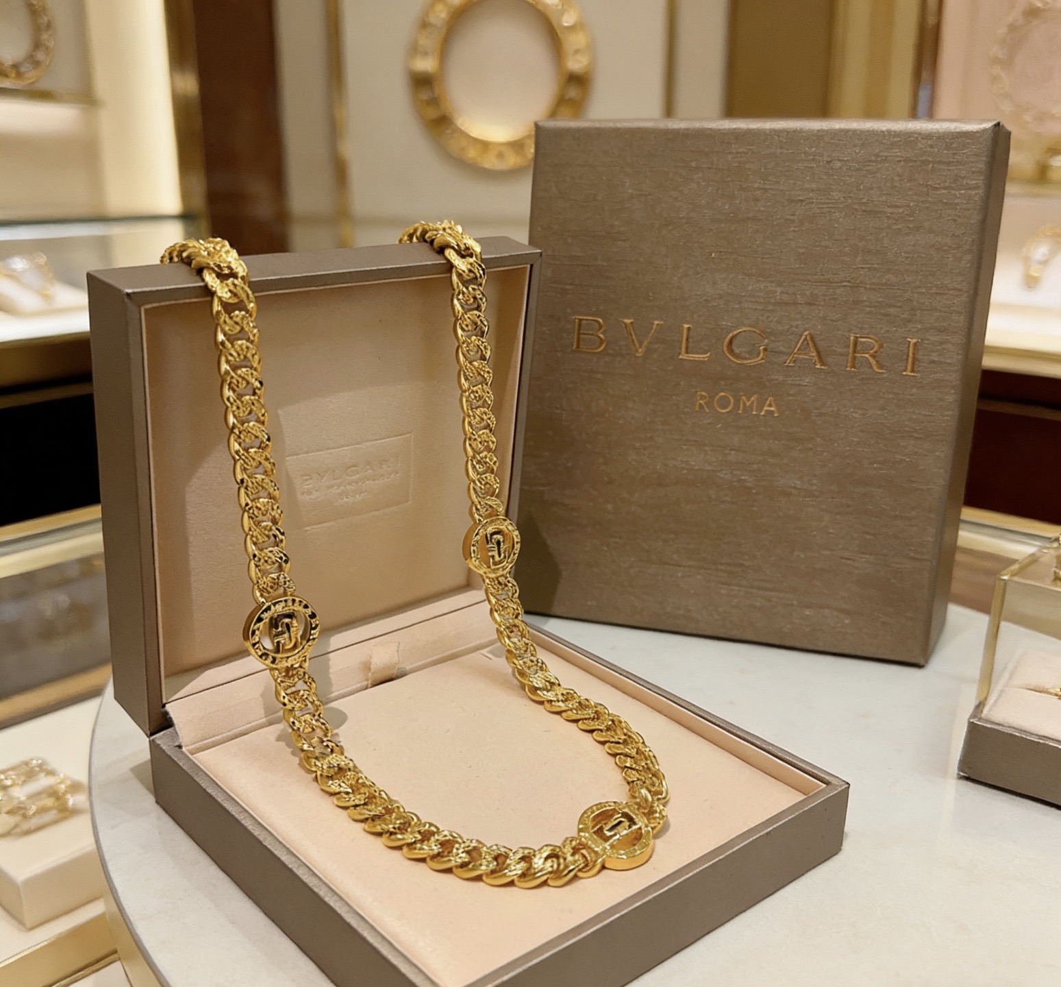 Bvlgari 宝格丽项链V金材质 BVLGARI宝格丽 DIVAS‘ DREAM 系列 品相完美