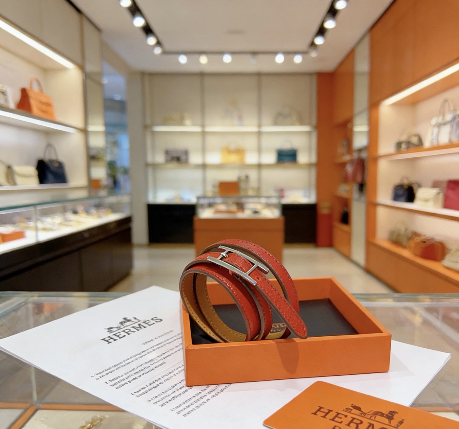 Hermès 新品发售 爱马仕手绳皮绳手链最新款纯手工牛皮材质钢印logo档次更高 Anger Forest系列爱马仕手链 款系列18k金手链手绳