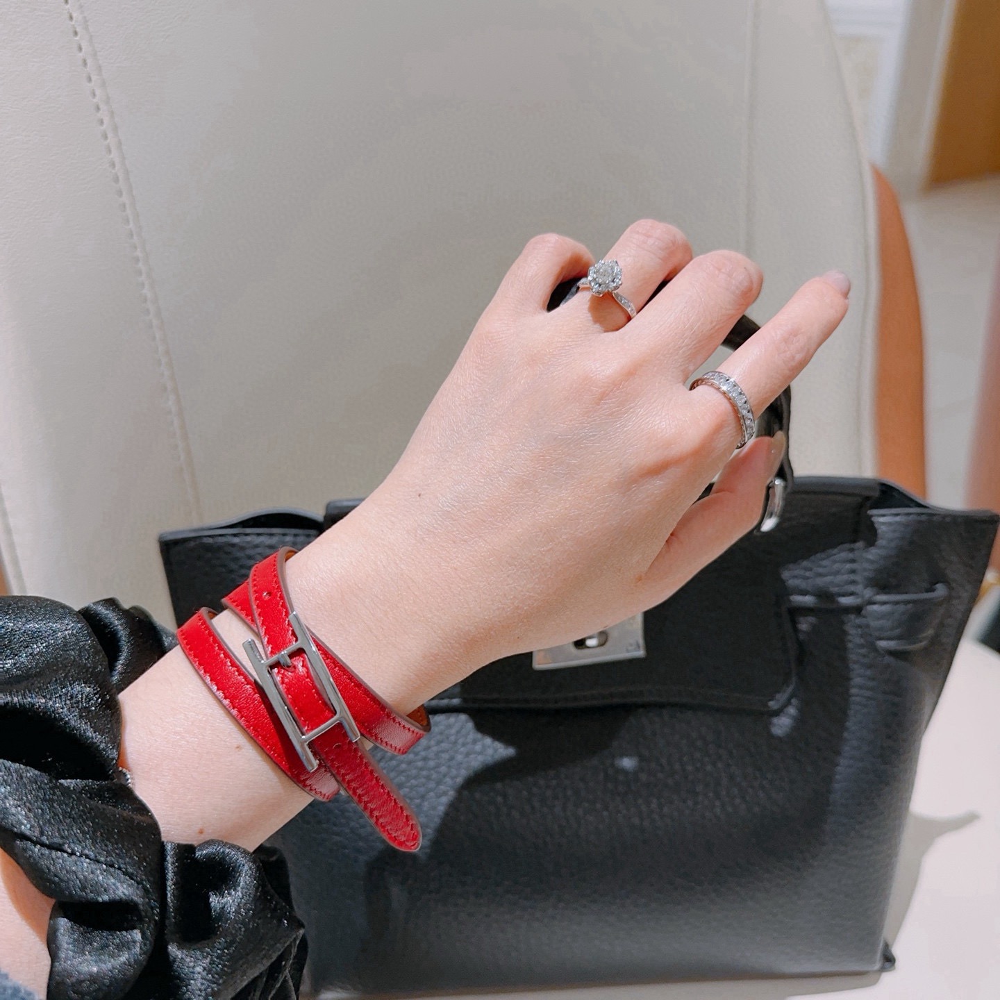 Hermès 新品发售 爱马仕手绳皮绳手链最新款纯手工牛皮材质钢印logo档次更高 Anger Forest系列爱马仕手链 款系列18k金手链手绳