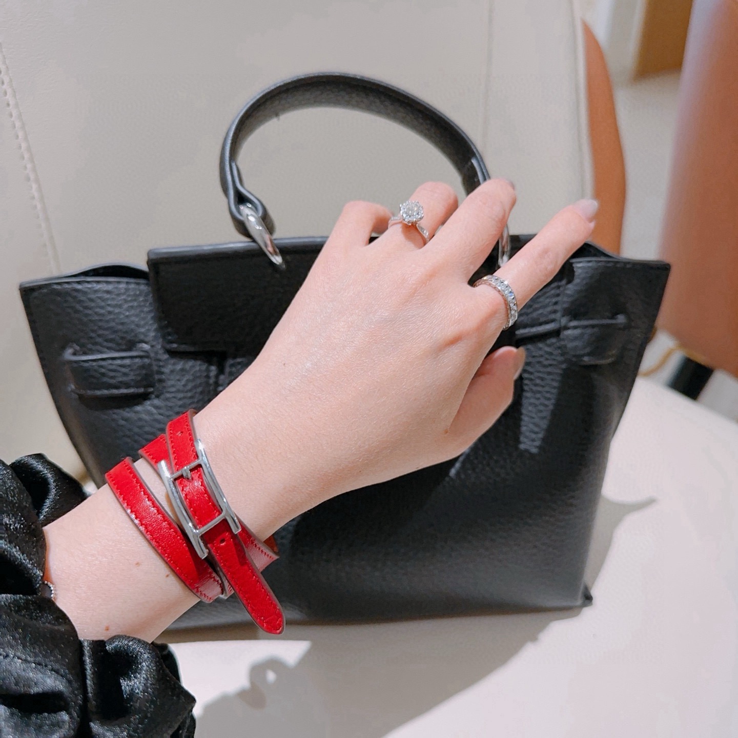 Hermès 新品发售 爱马仕手绳皮绳手链最新款纯手工牛皮材质钢印logo档次更高 Anger Forest系列爱马仕手链 款系列18k金手链手绳