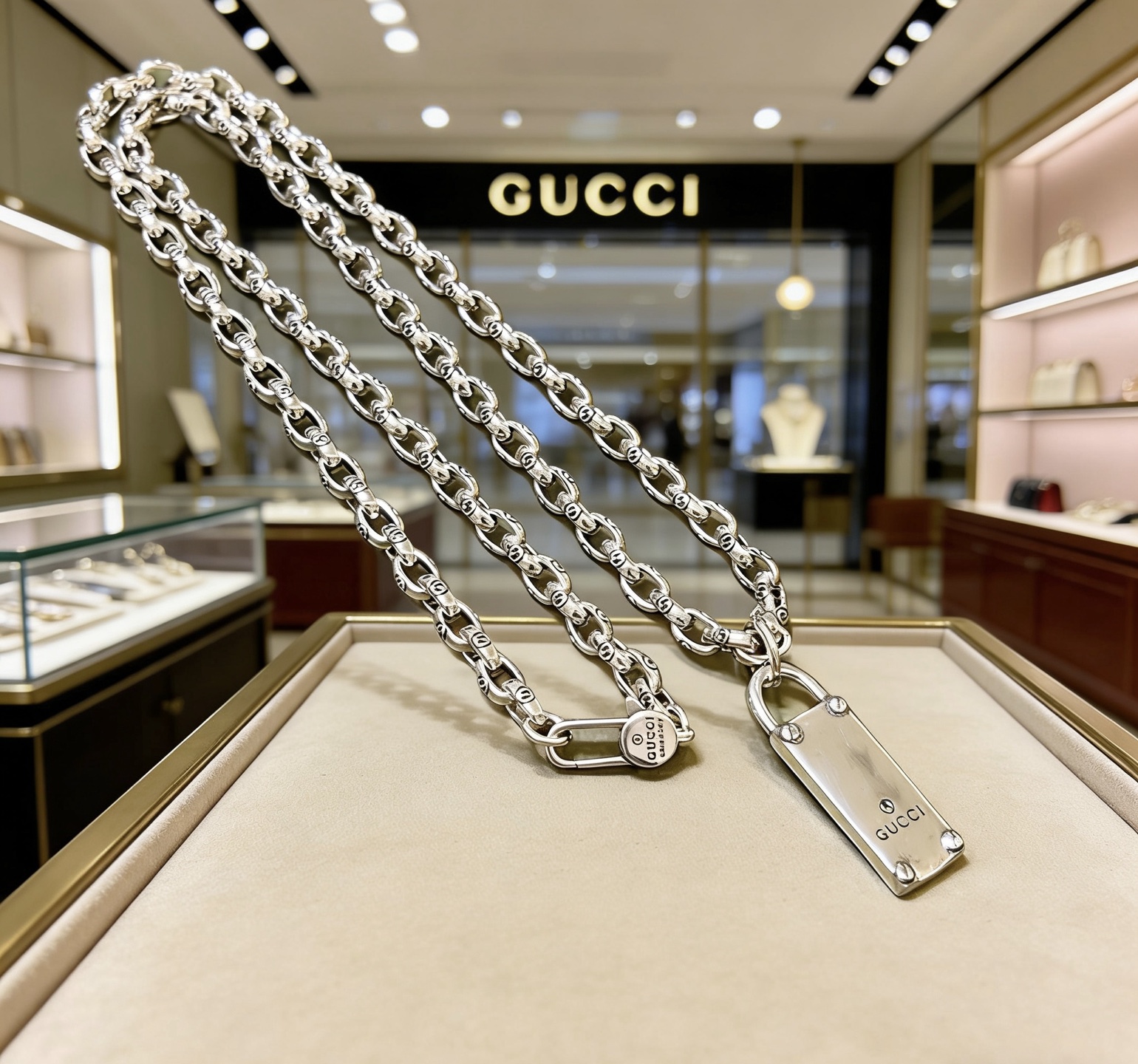 Gucci 新品发布 不爆不发 抖音带货 首选 𝐆𝐮𝐜𝐜𝐢古驰项链最新款链条档次更高 Anger Forest系列双g设计理念 项链